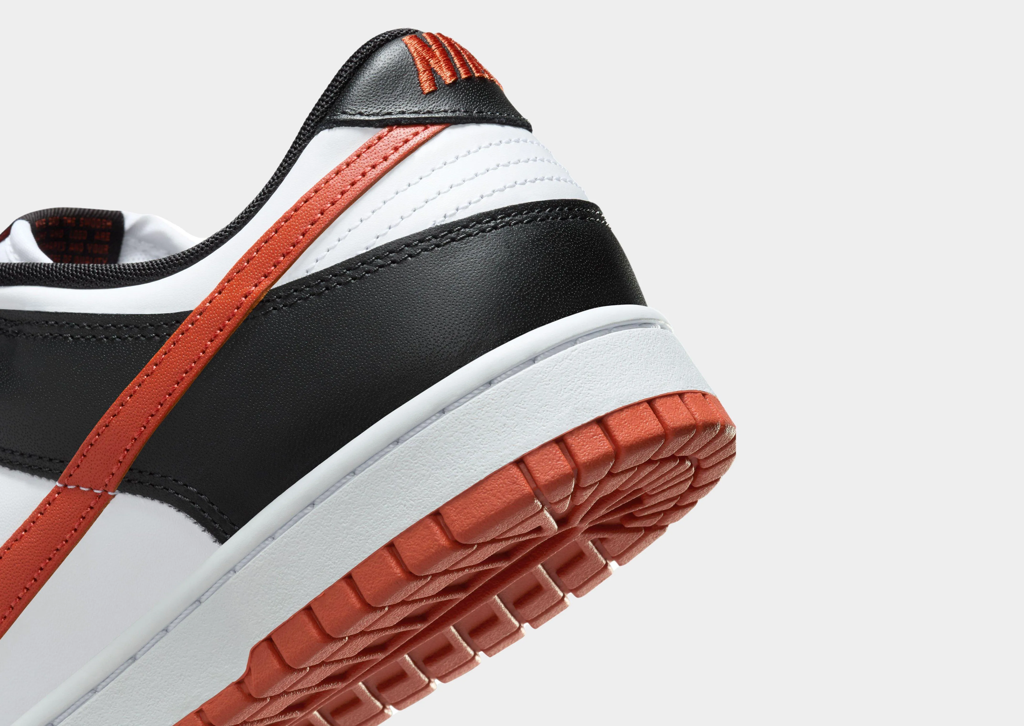 Foot Motion Dunk Low Retro