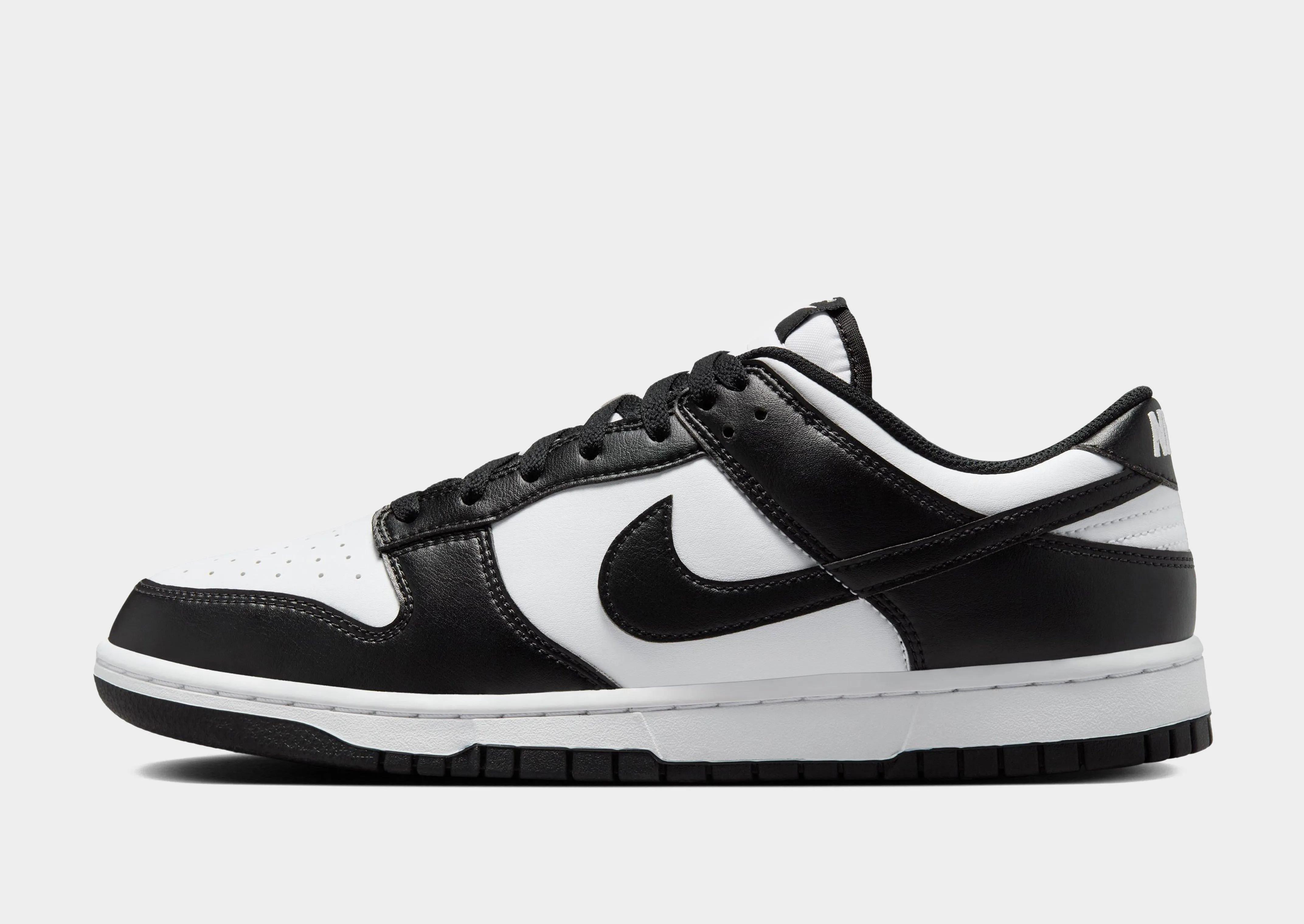 Dunk Low Retro perforated upper Seamless Inner Construction