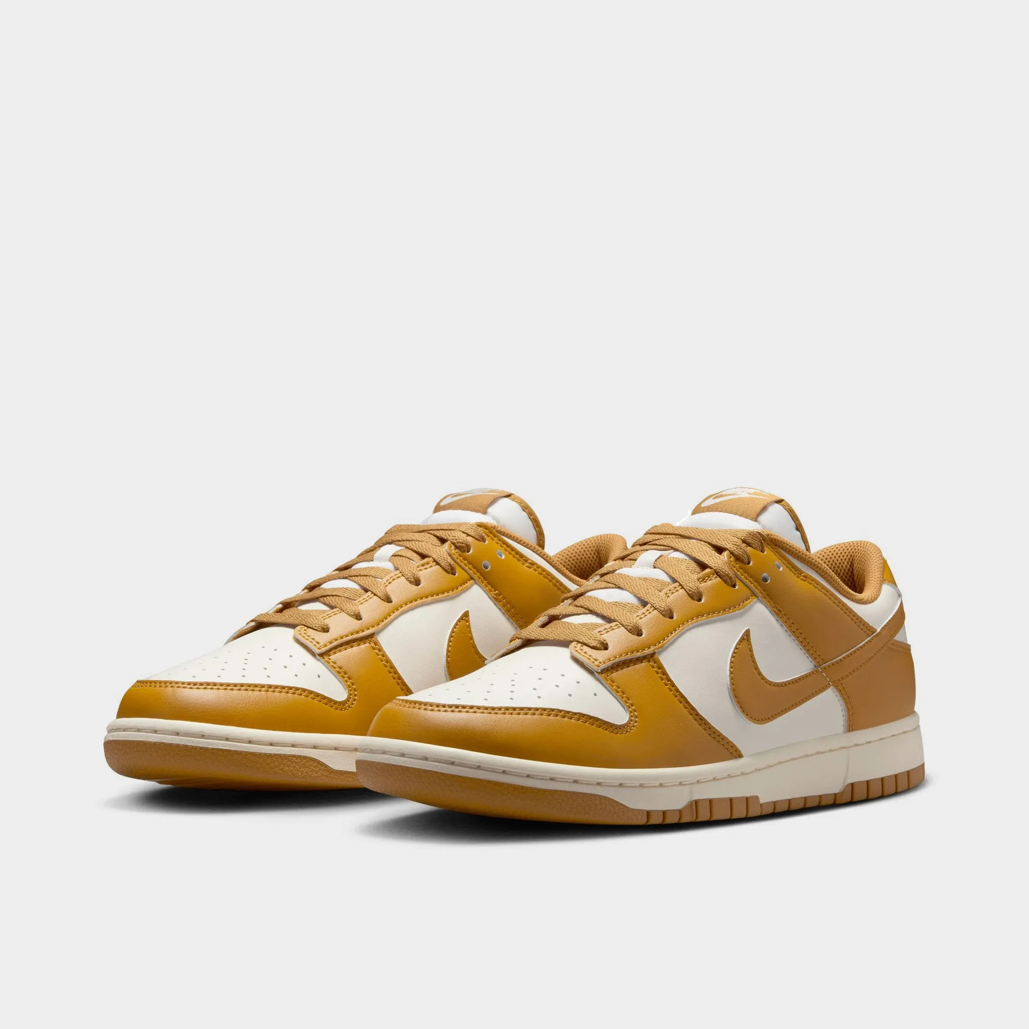 Nike Dunk Low Retro Pale Ivory / Wheat Flexible Midsole Construction Slip On Style
