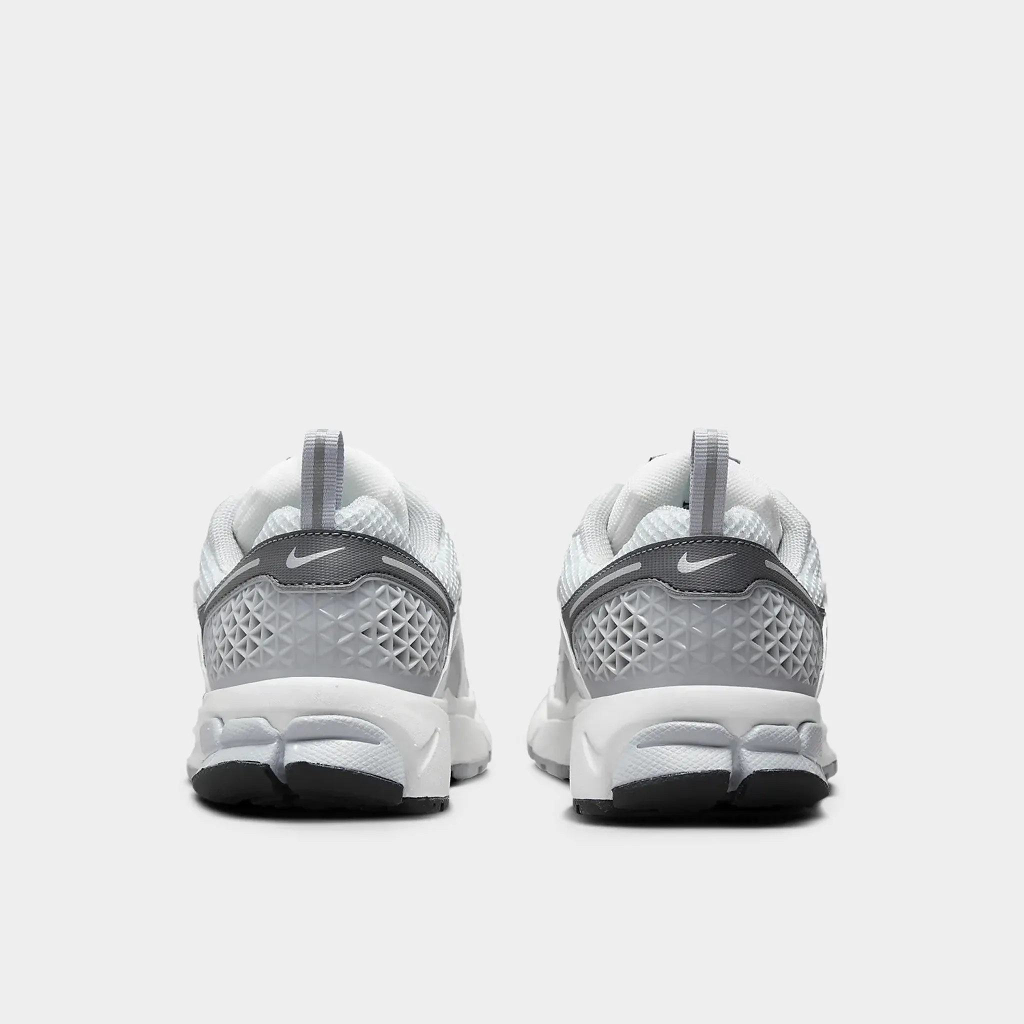 Nike Zoom Vomero 5 GS Pure Platinum / Metallic Silver running with a smooth outsole adapt to different weather conditions