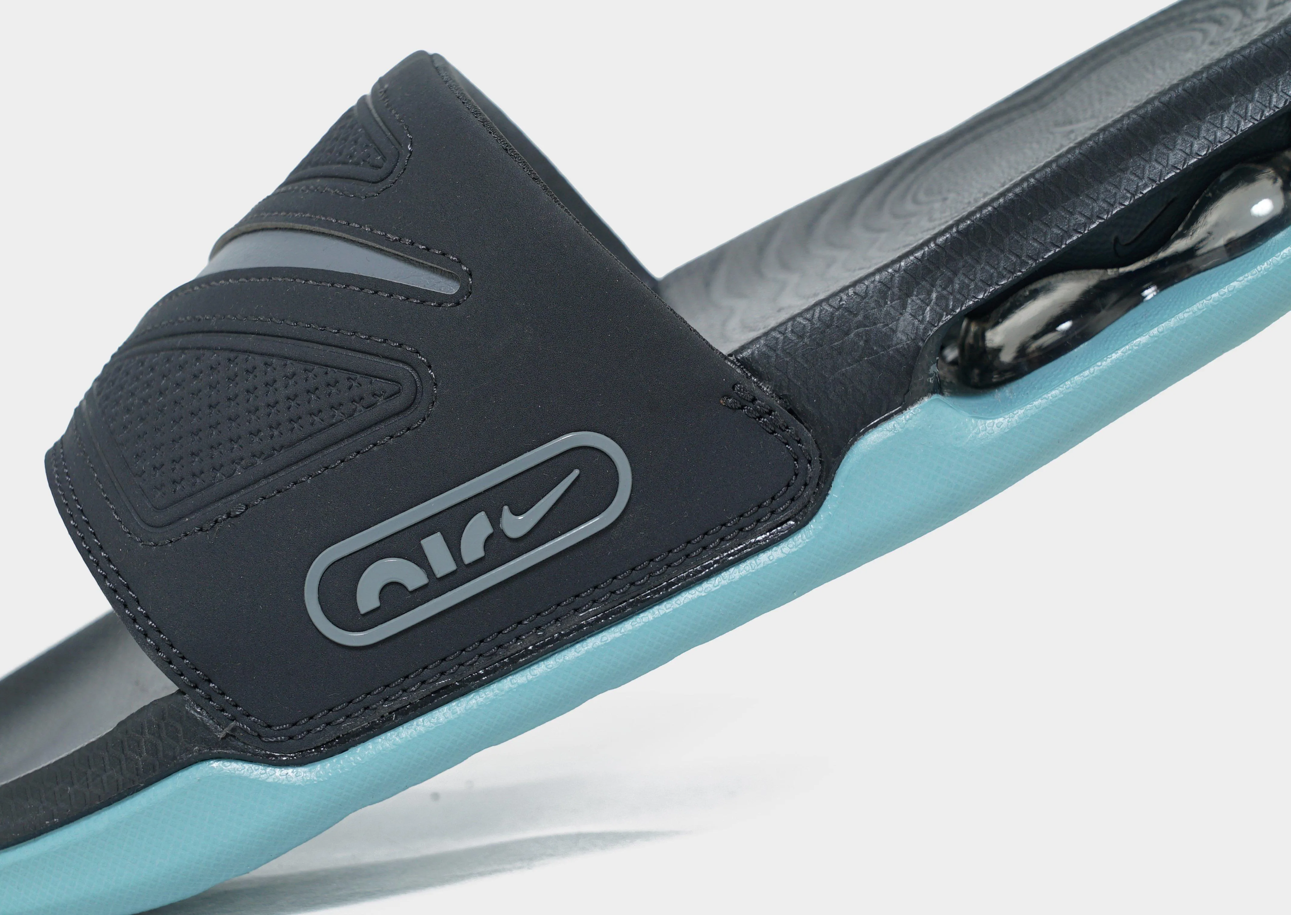 Air Max Cirro Casual Utility Flexible Tread Pattern