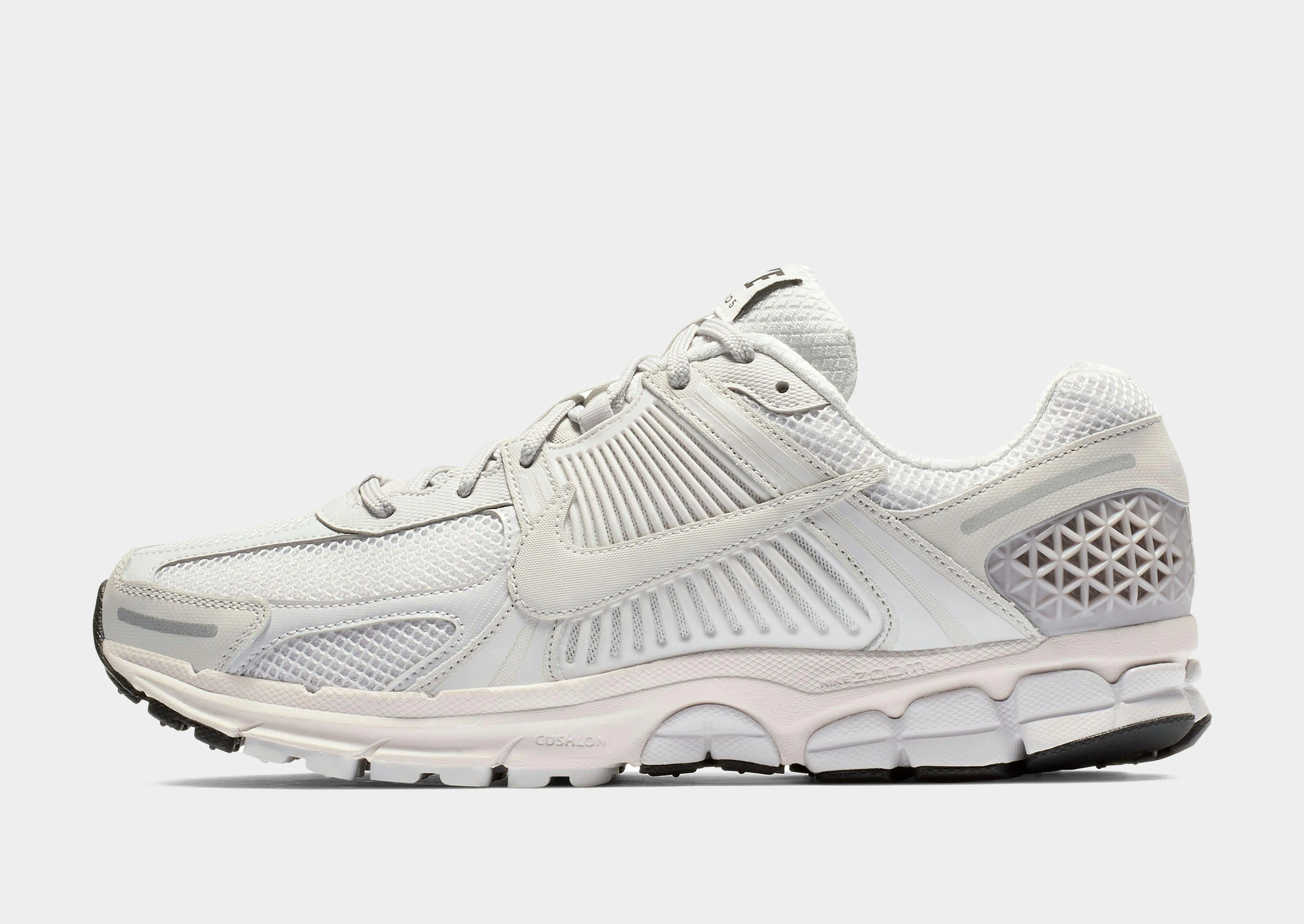 Zoom Vomero 5 Tension Free Lacing