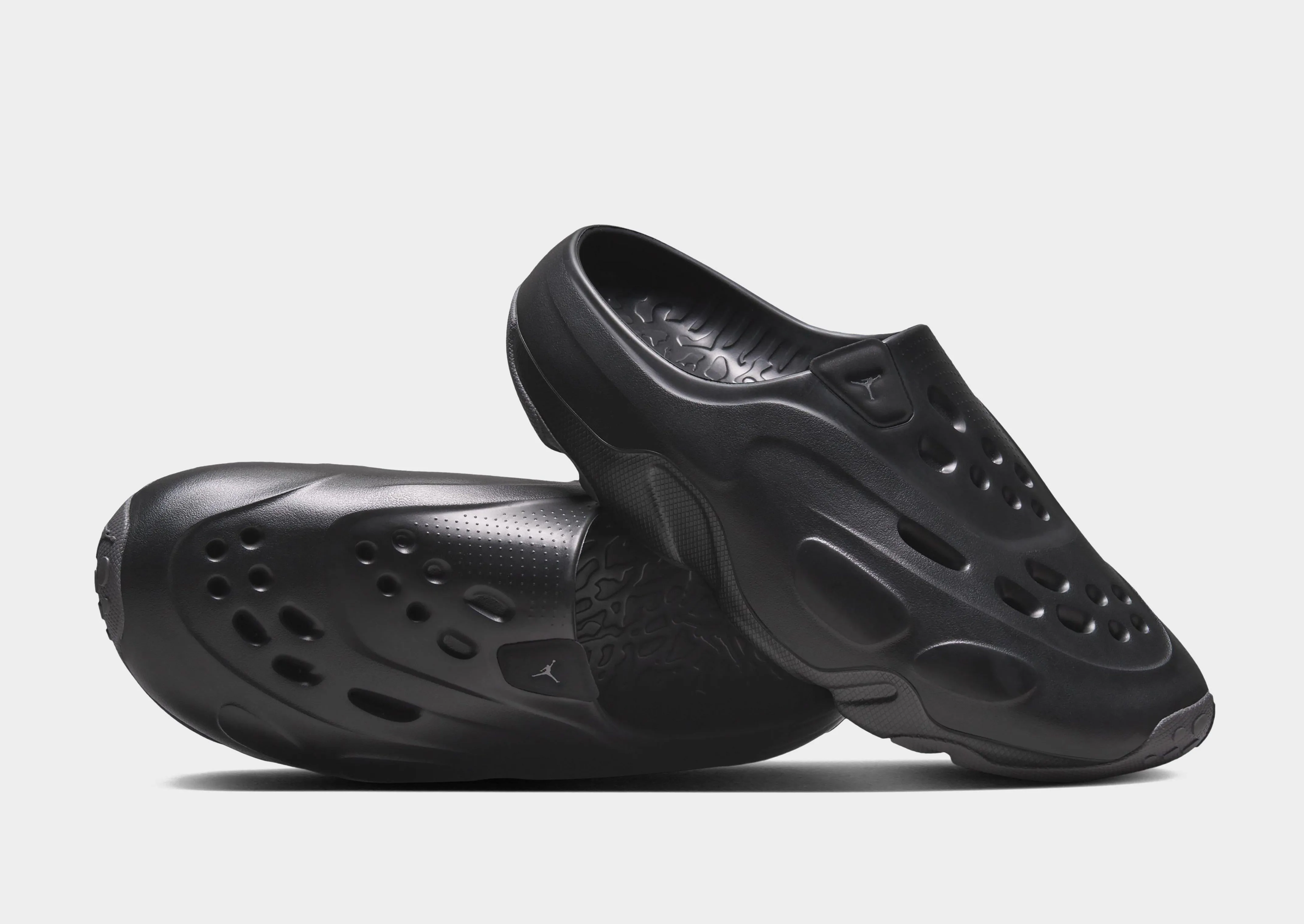 Roam Slide Seamless Look