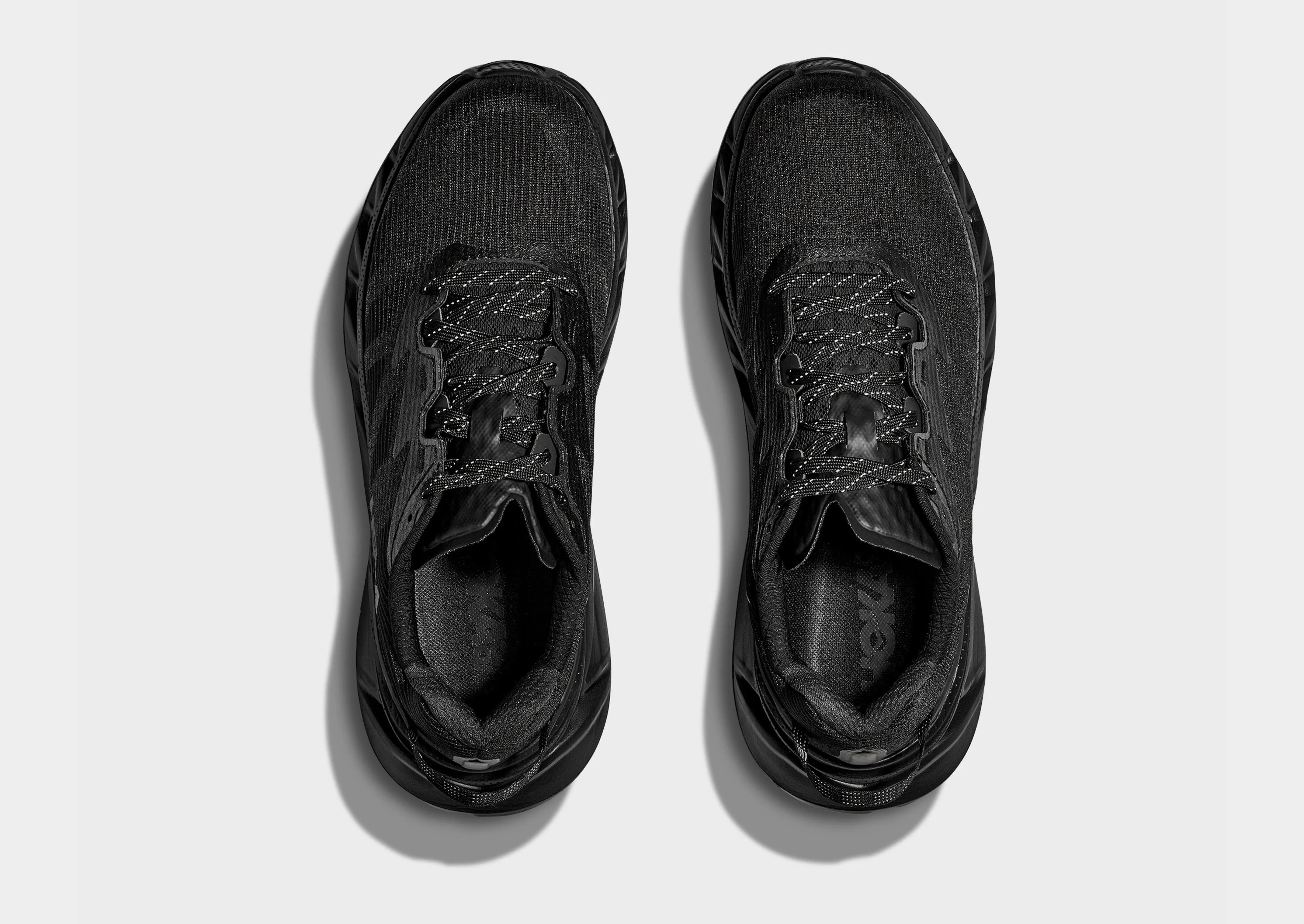 Elevon 2 all - weather - resilience shoes college - team - themed running shoes