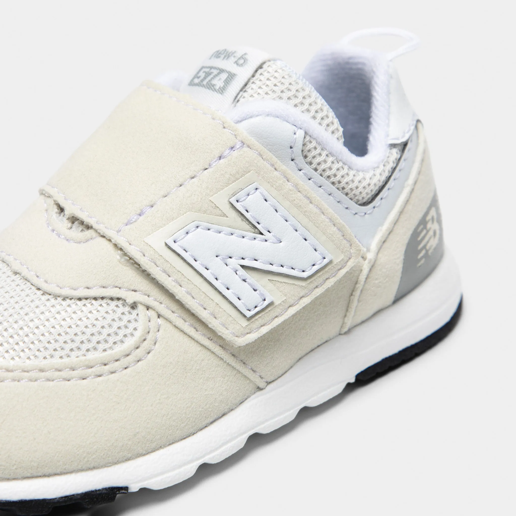 marathon running shoes New Balance Infants' 574 Nimbus Cloud / White