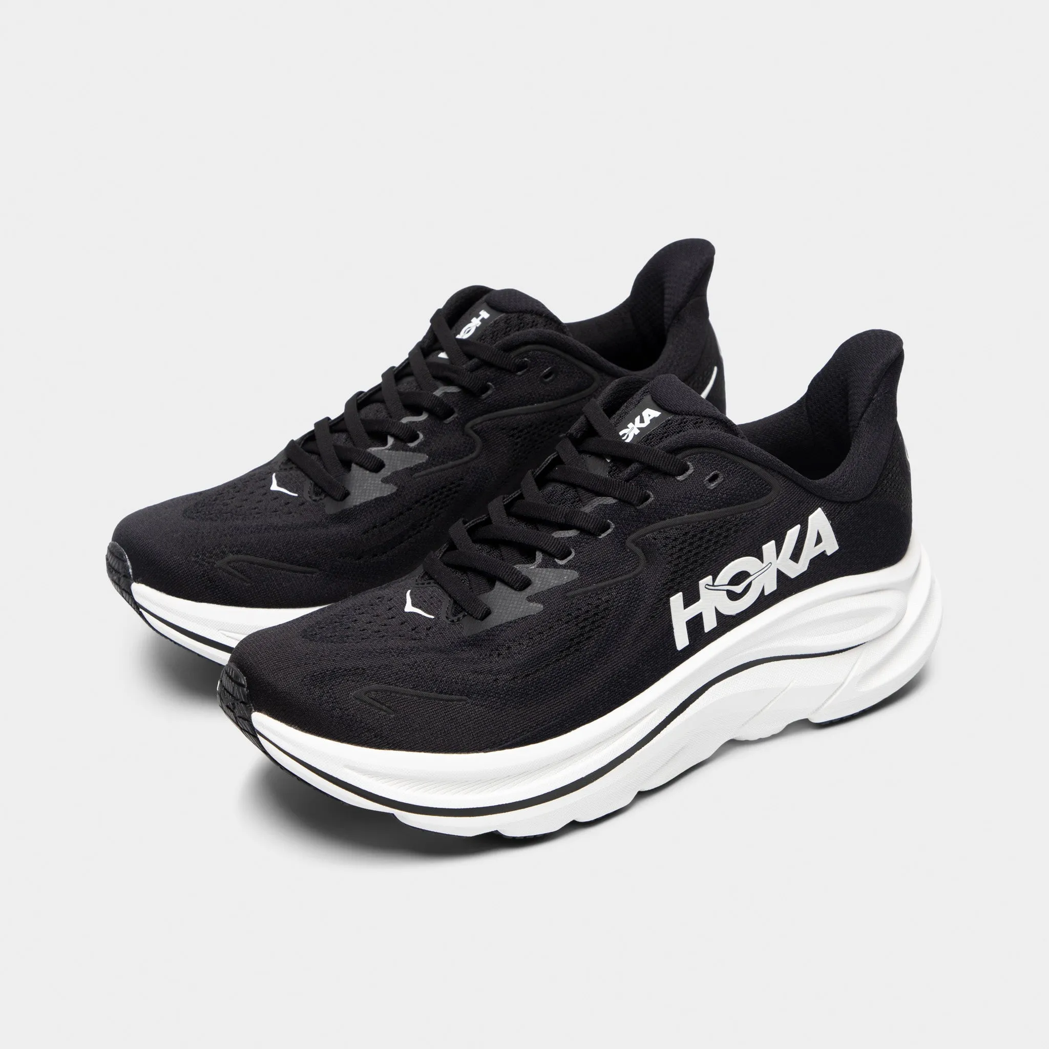 easy to put on running in the park Hoka Clifton 10 Black / White