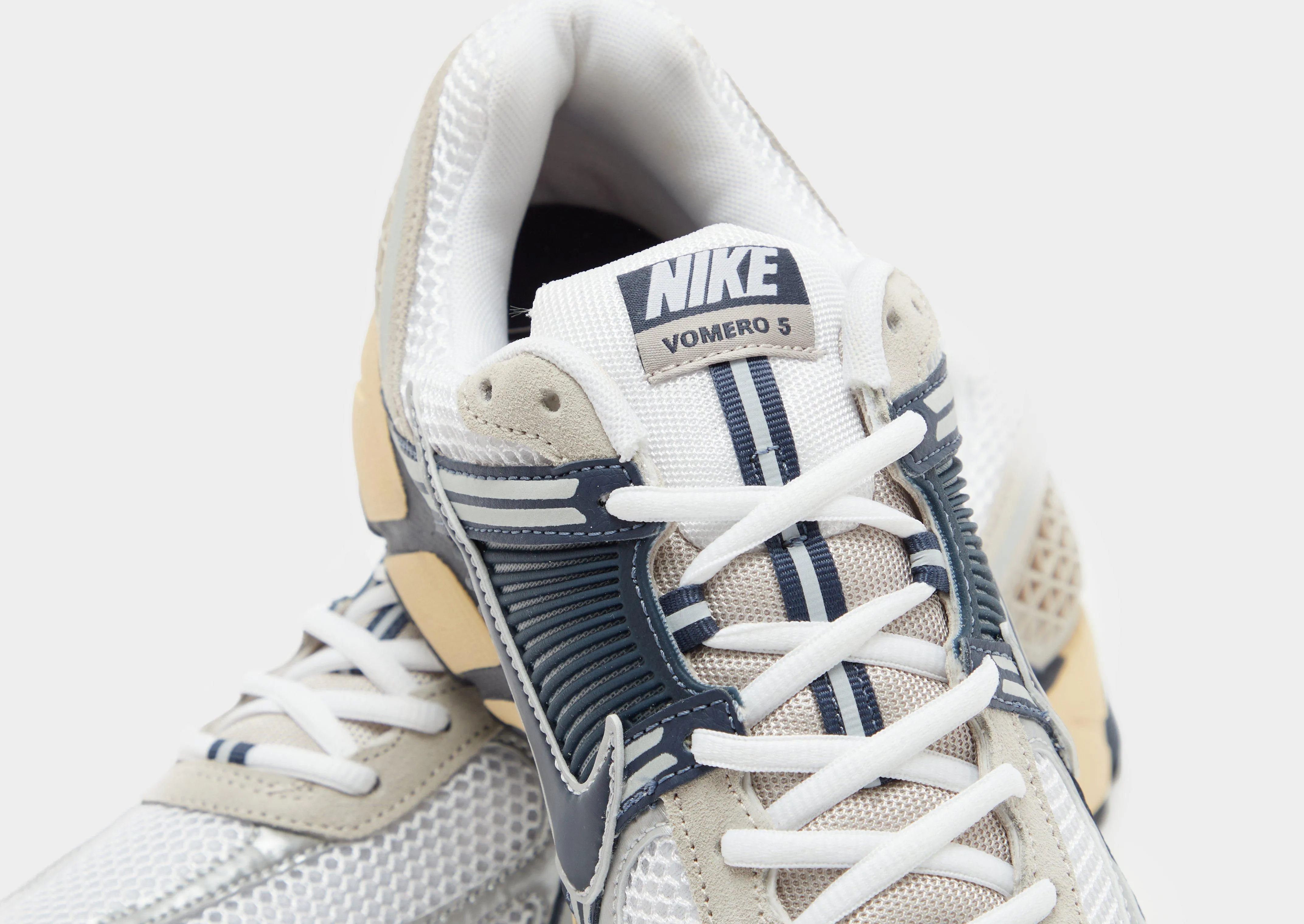 Compression Molded Sole Zoom Vomero 5