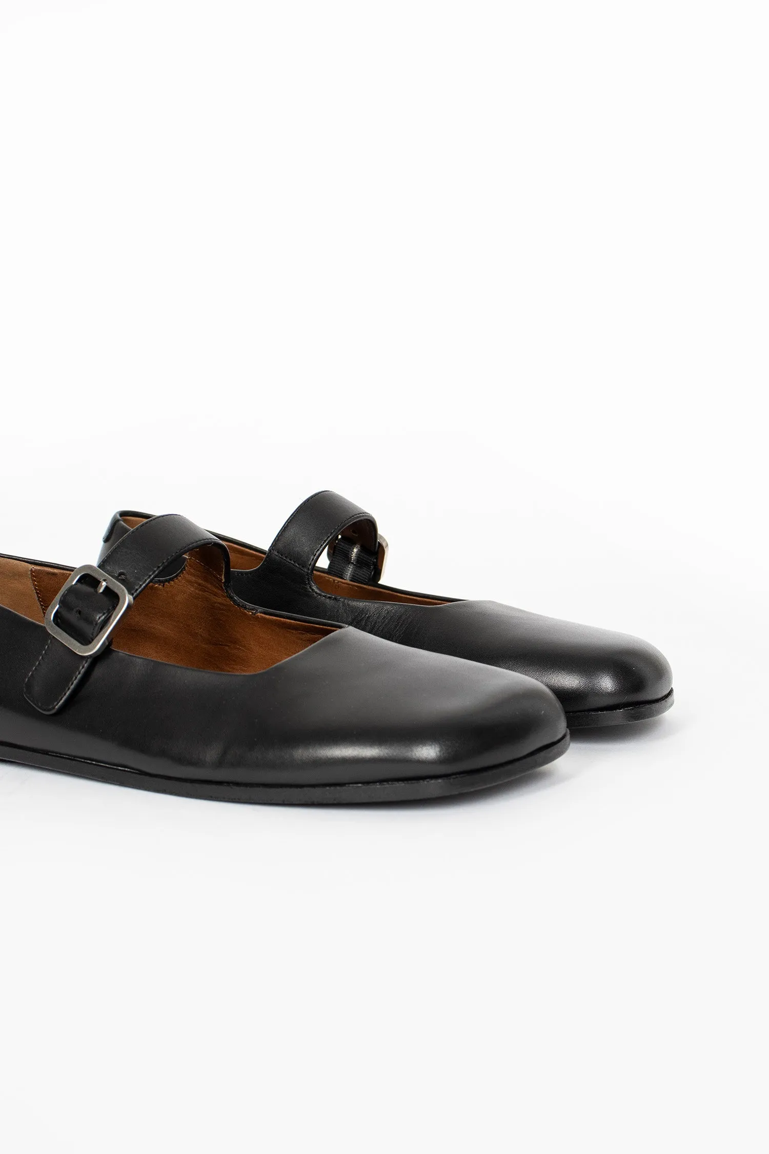 Grippy Outsole Snowy Path Appiedi Mary Jane Flat Black