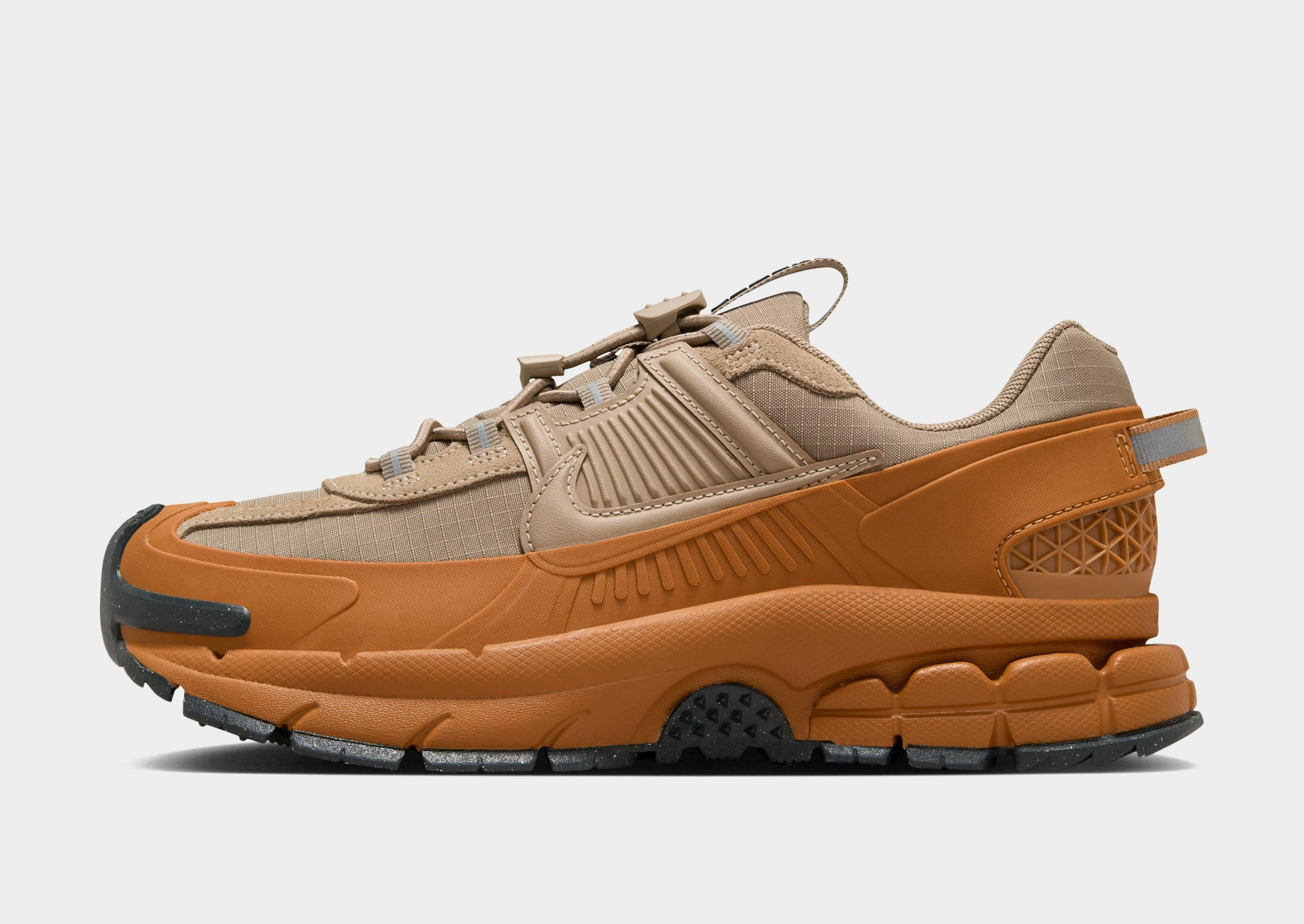 Motion Contour Smart cushioning Zoom Vomero Roam Women's
