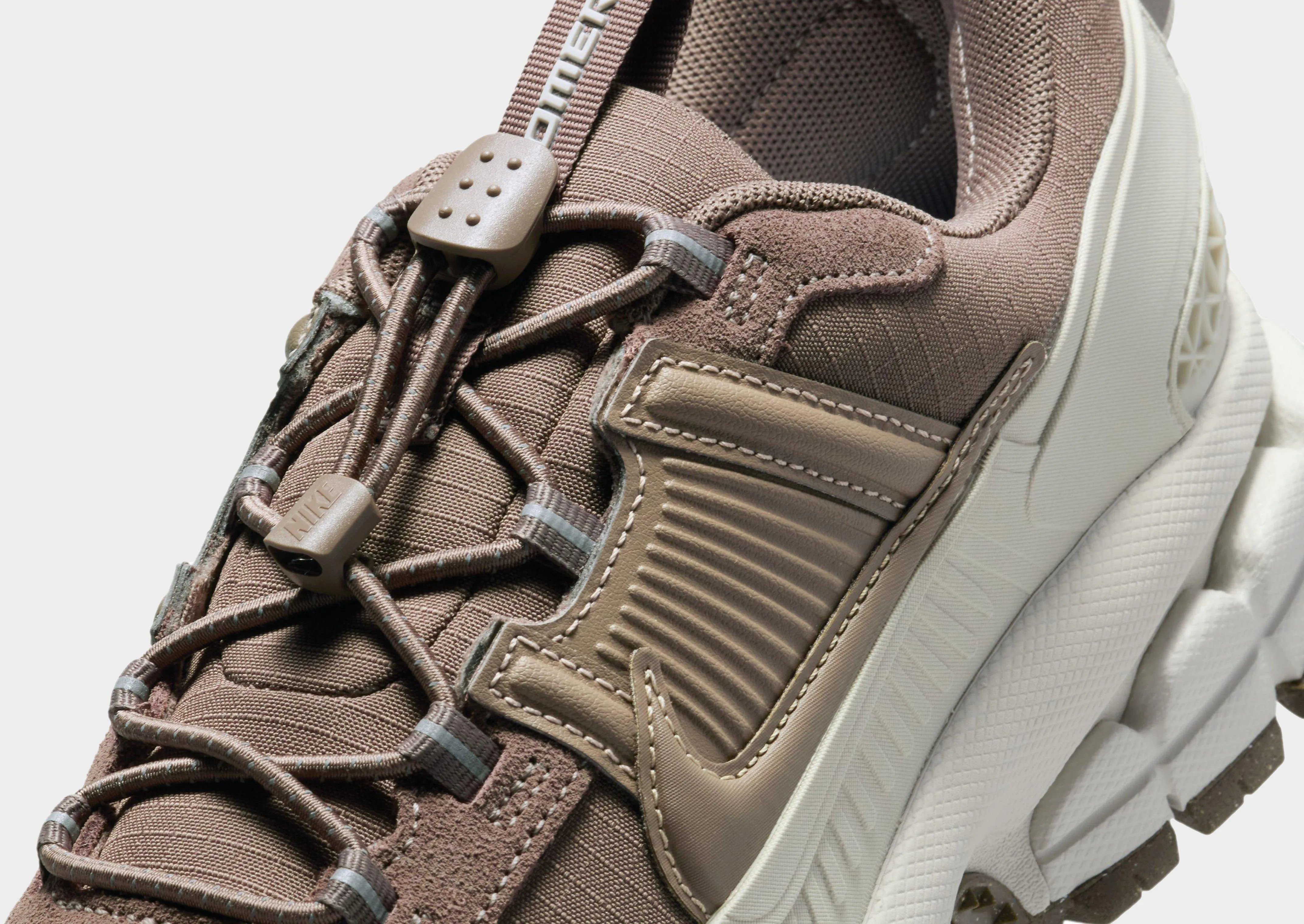 Motion Support Zoom Vomero Roam Women's