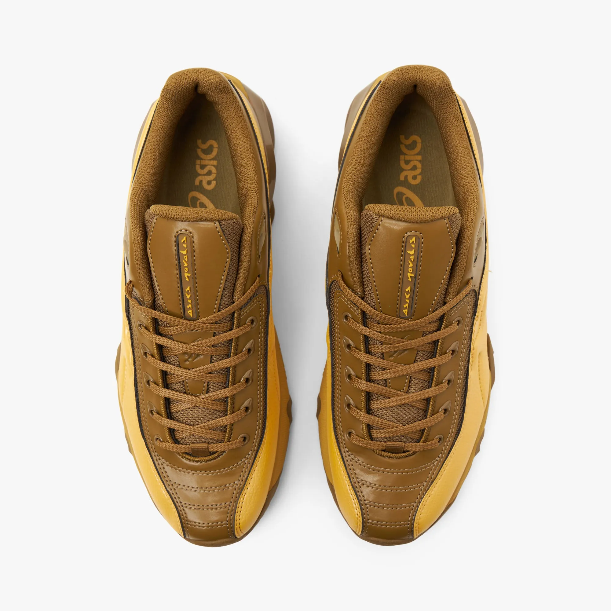 Team sports running in a rainforest area shoes ASICS Novalis Gel-Teremoa Medallion Yellow / Honey