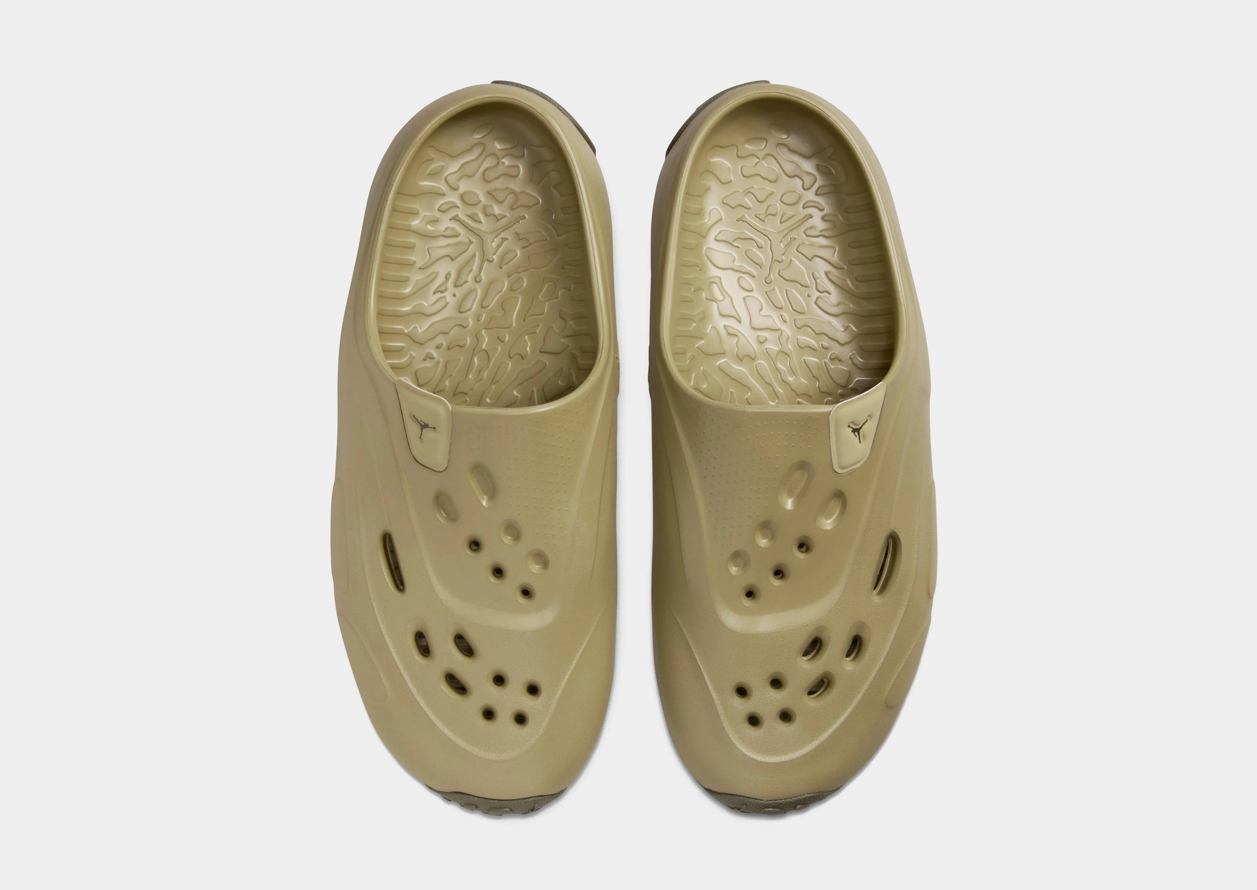 Roam Slides Relaxed Flip-flops