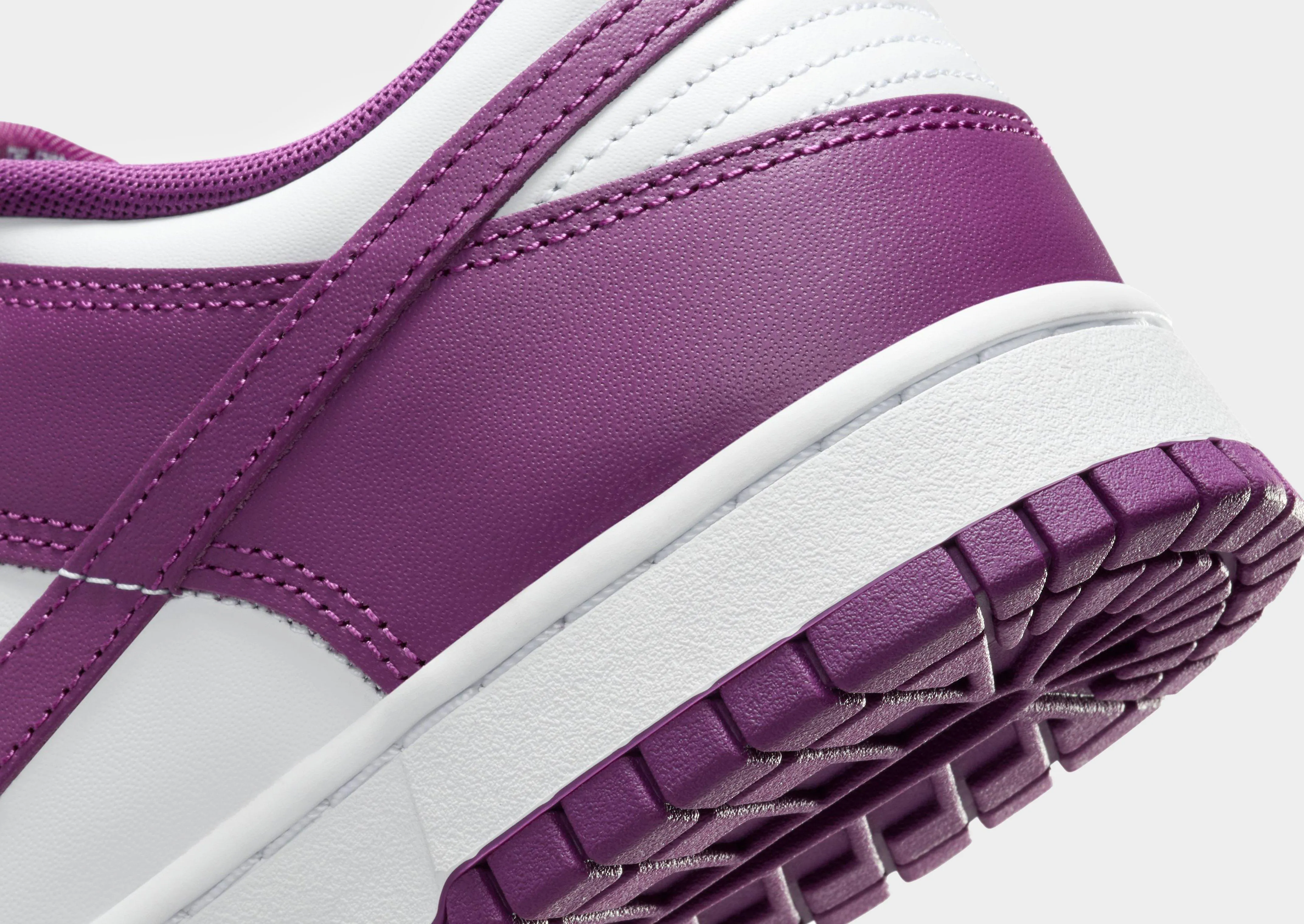Non Restrictive Fit Dunk Low Retro