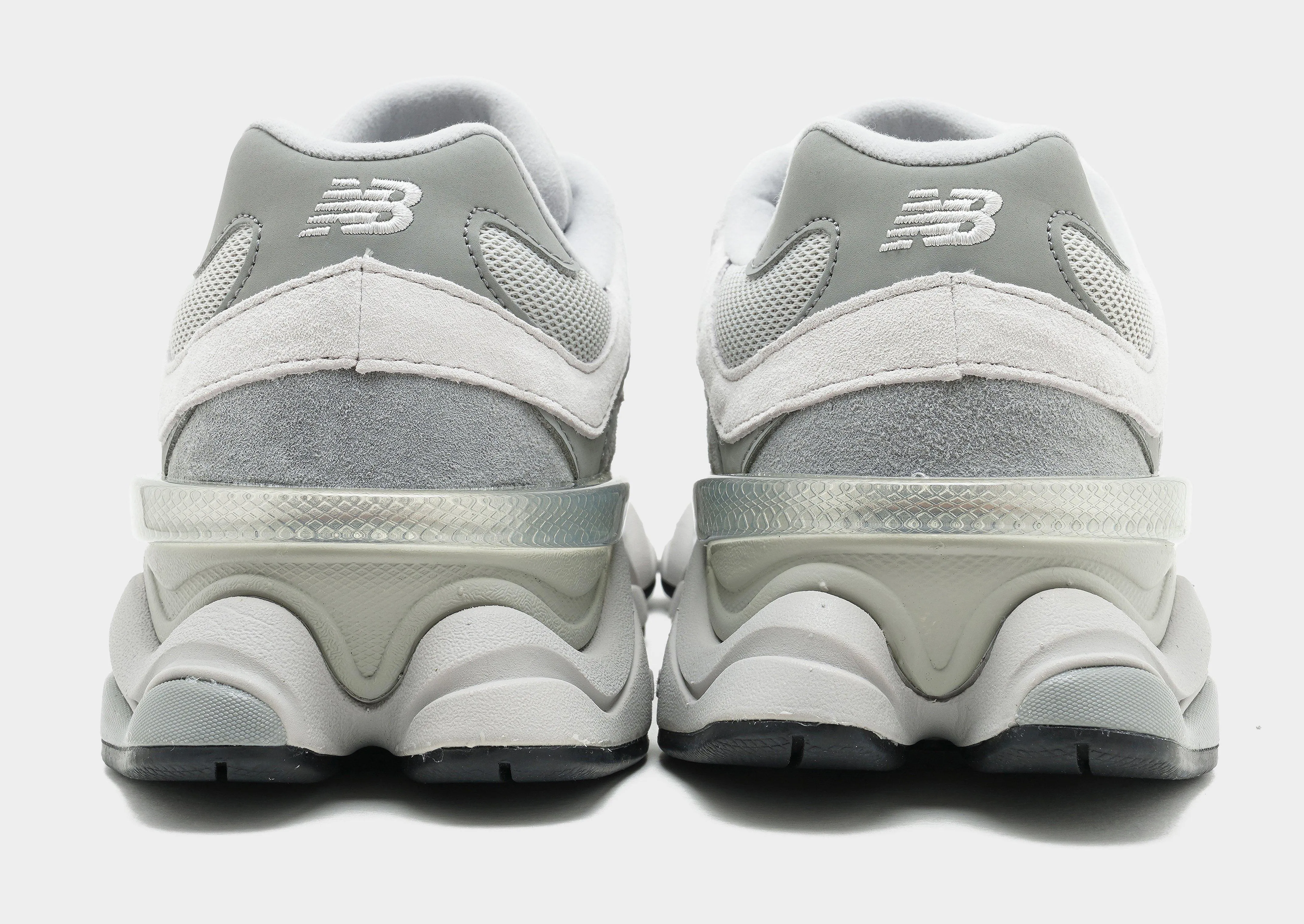 buckles trail runner shoes 9060 Women's