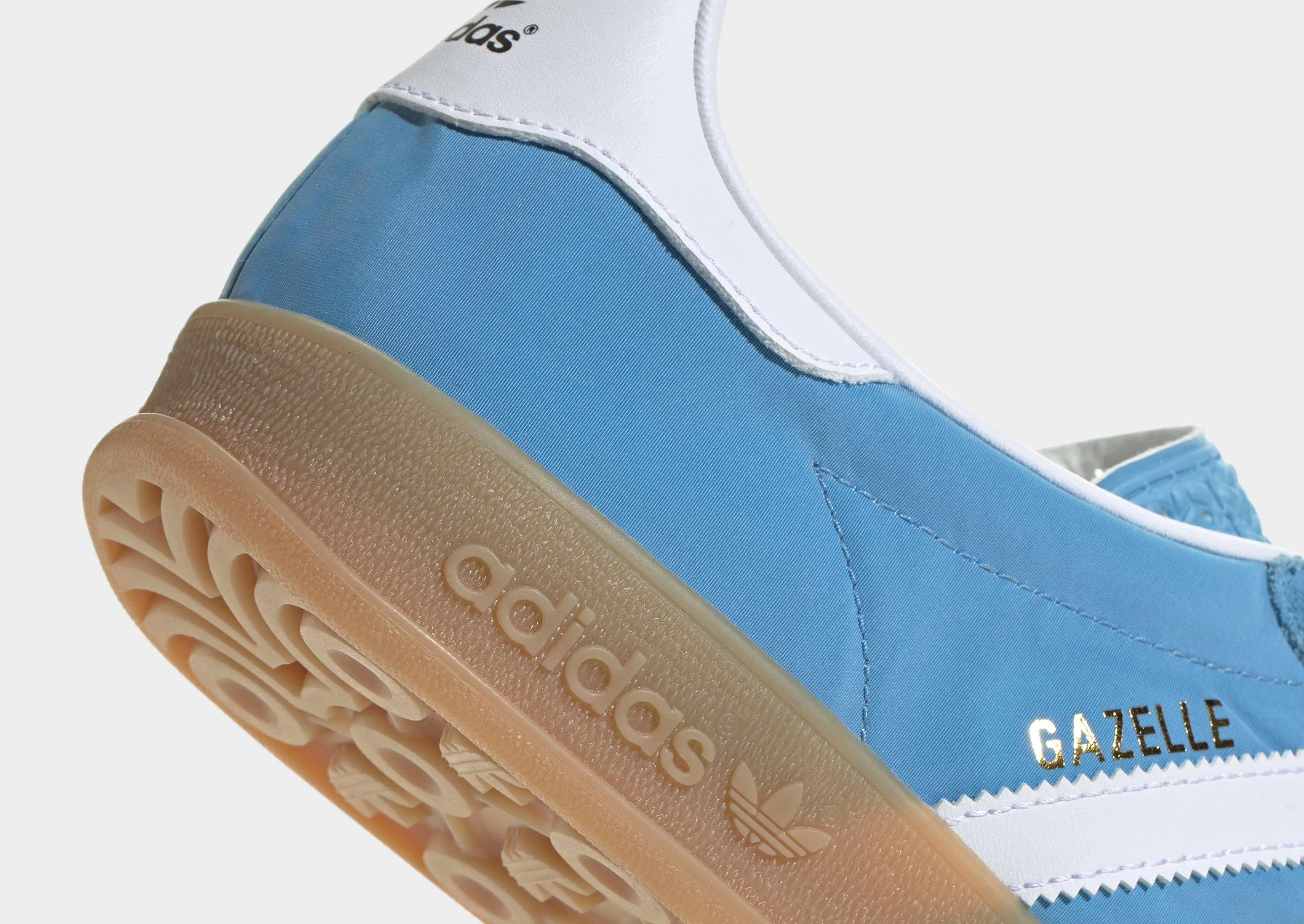 Monochrome Style Guide Hike Gazelle Indoor
