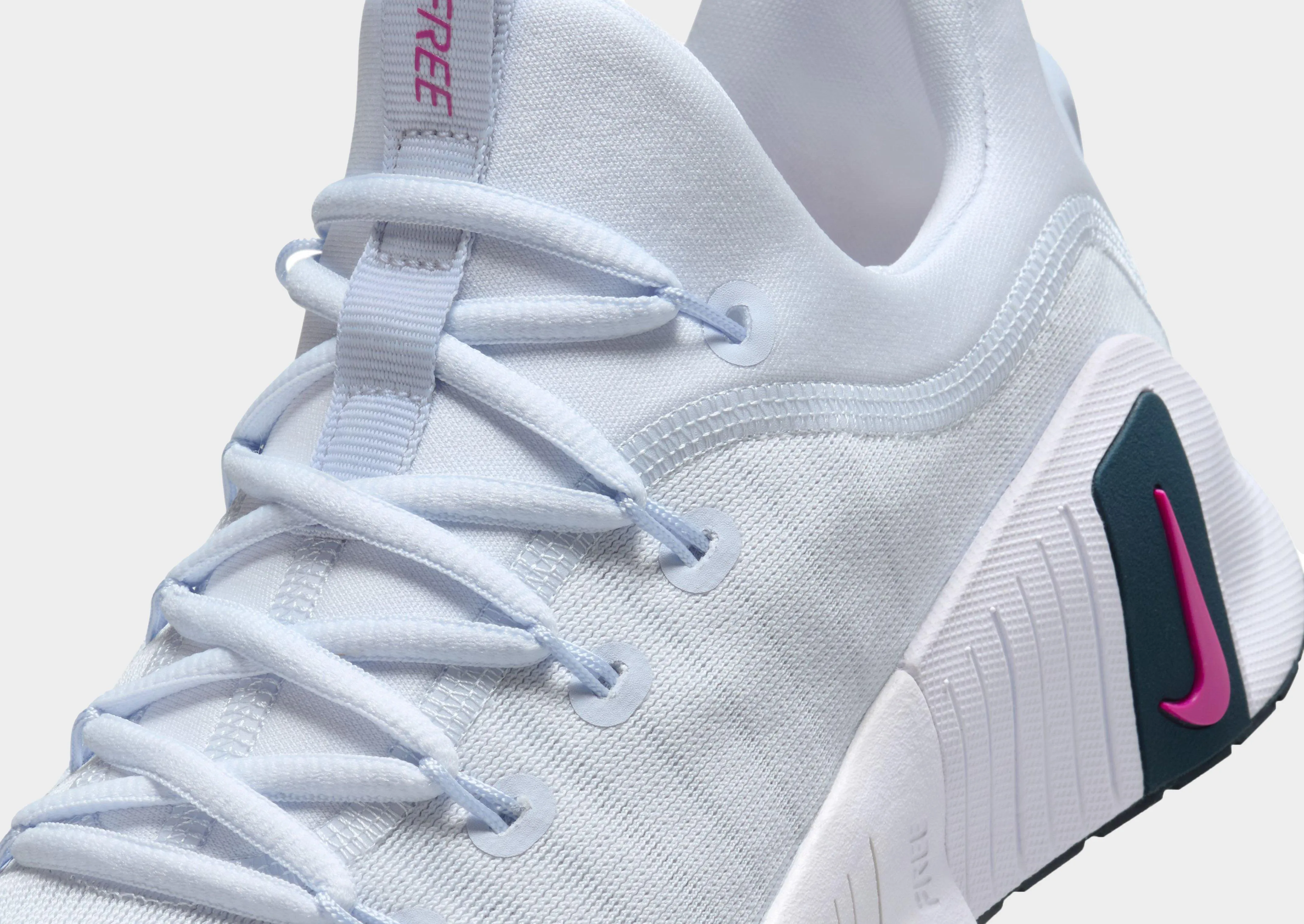 Weatherproof Footwear Secure fit Free Metcon 6 Women's