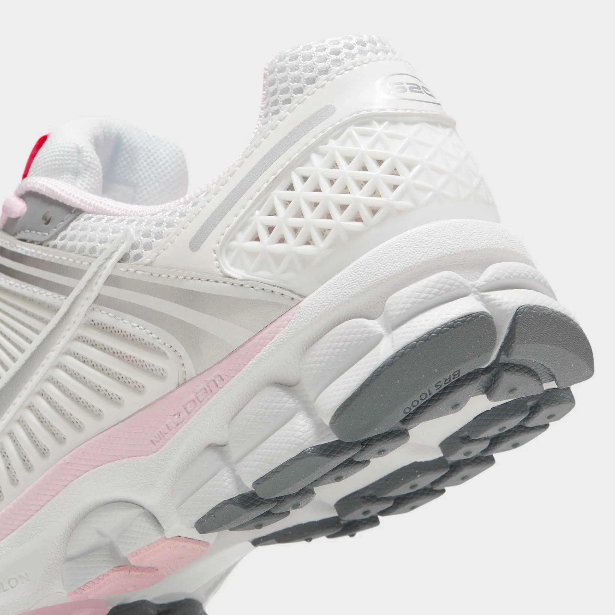 Nike Women's Zoom Vomero 5 Photon Dust / Metallic Silver - Summit White Quick   Dry adventure running shoe allure