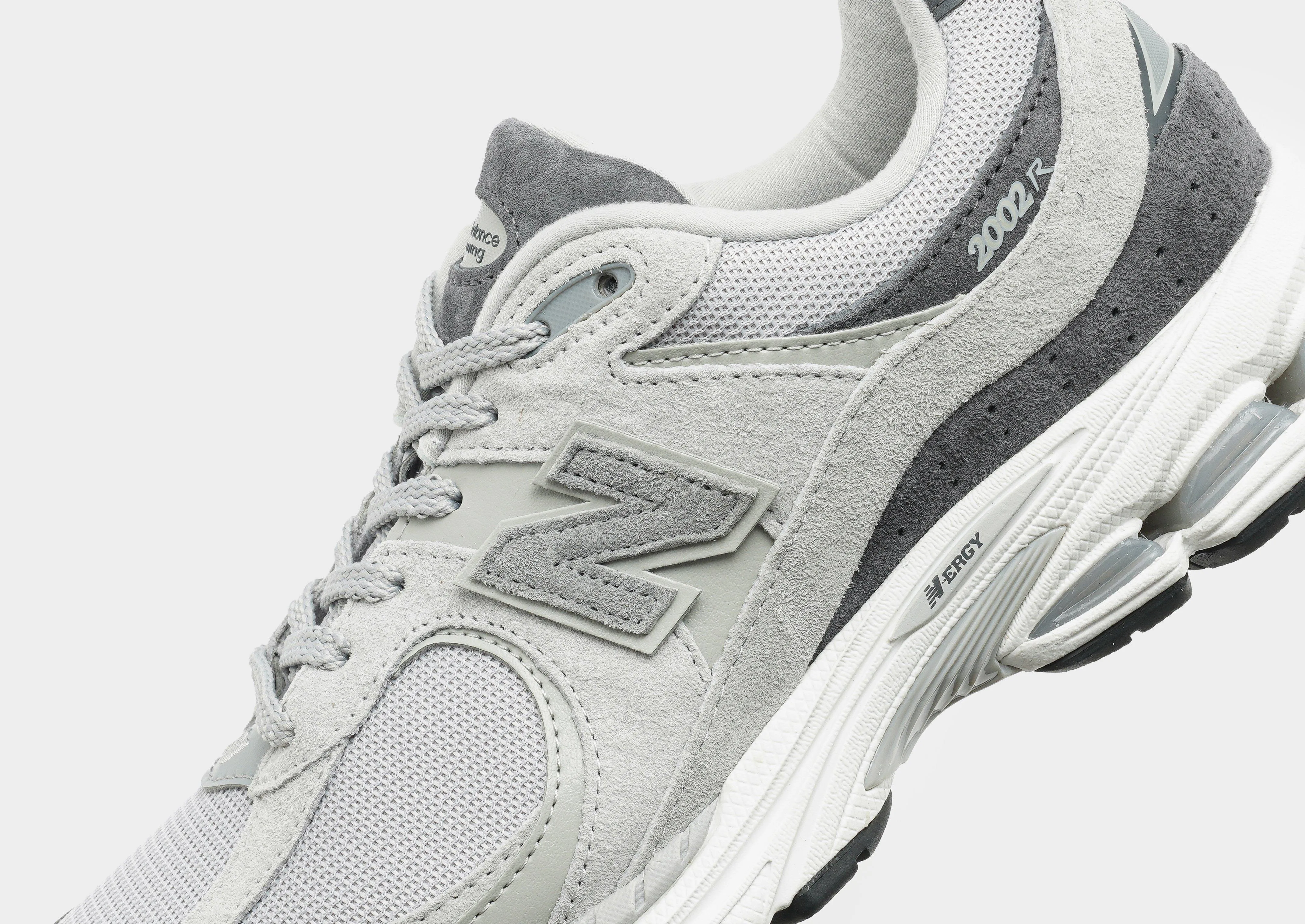 2002R teenagers youth athletic footwear