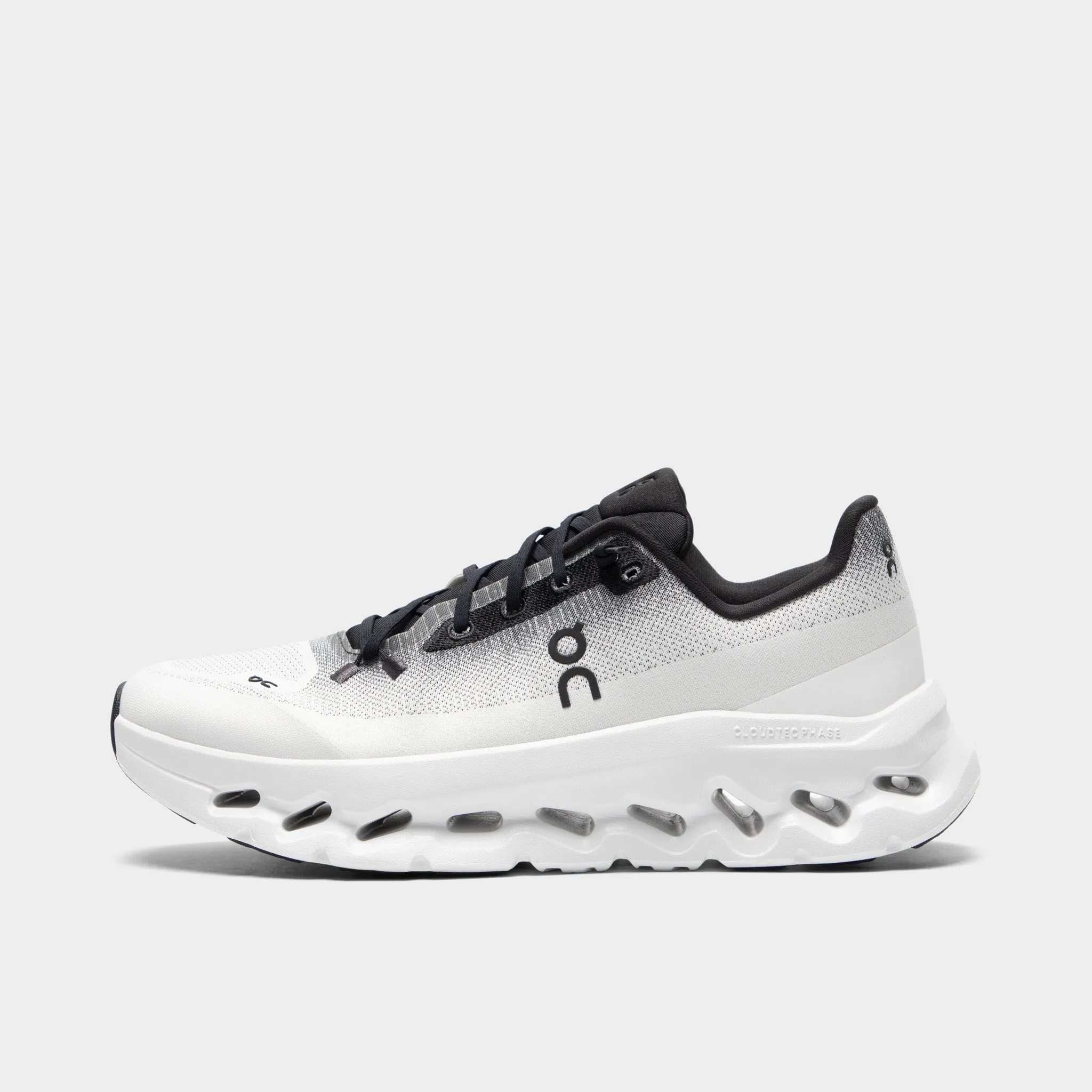 running in morning On Cloudtilt Black / Ivory