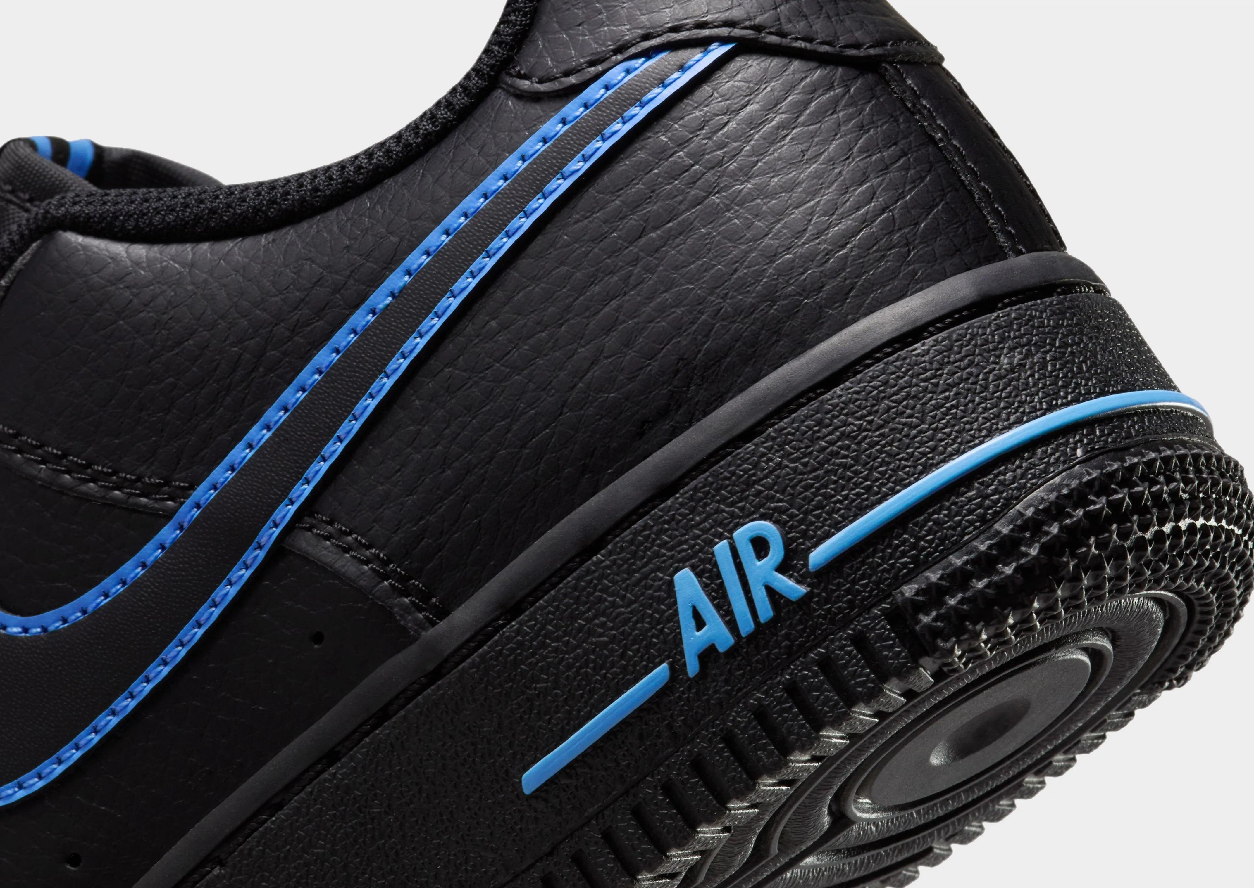 Air Force 1 LV8 Junior's Flexible Tread