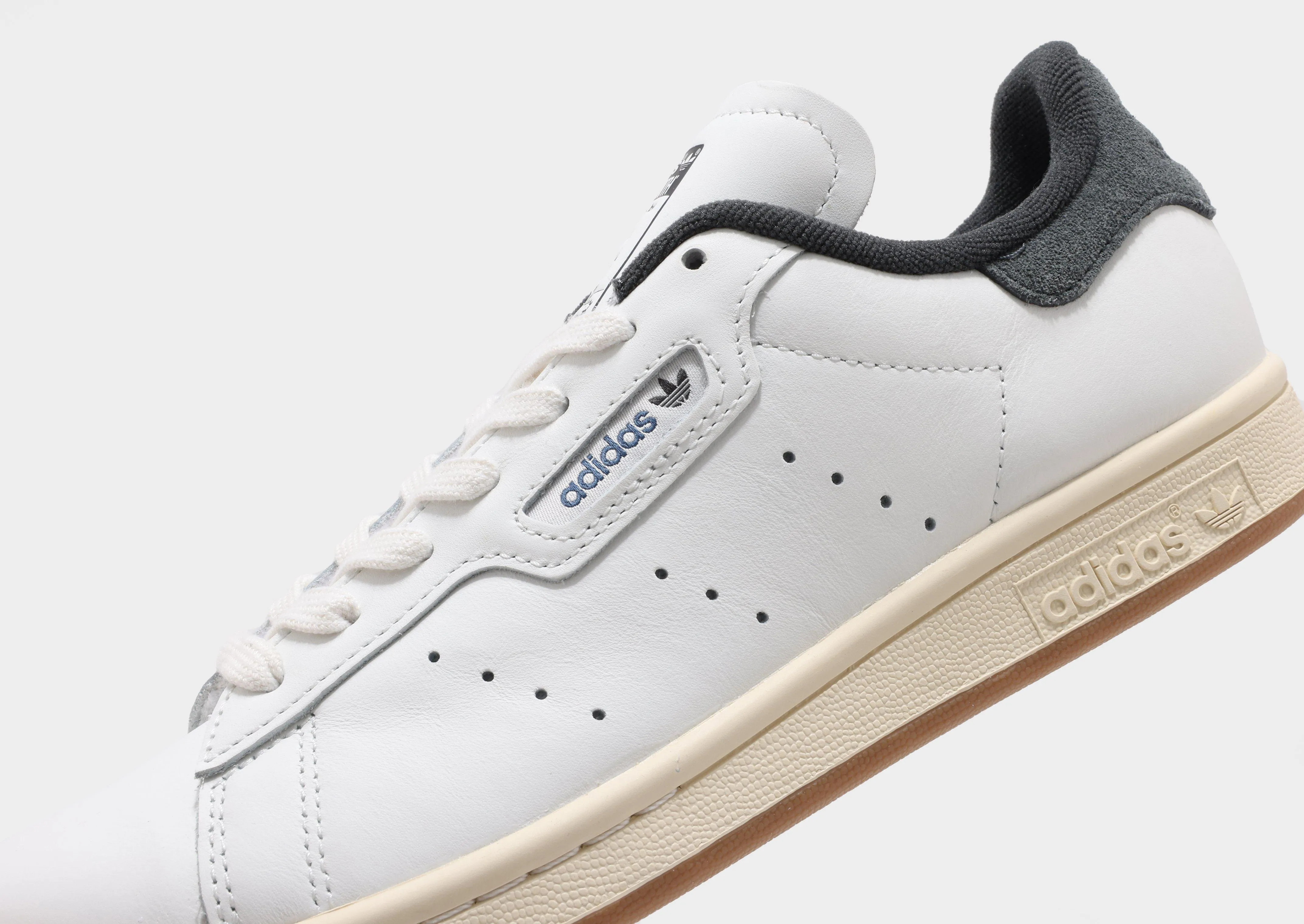 Trendy Fit Jump Step Stan Smith