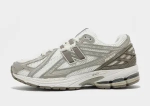 Customizable advanced shoes 1906