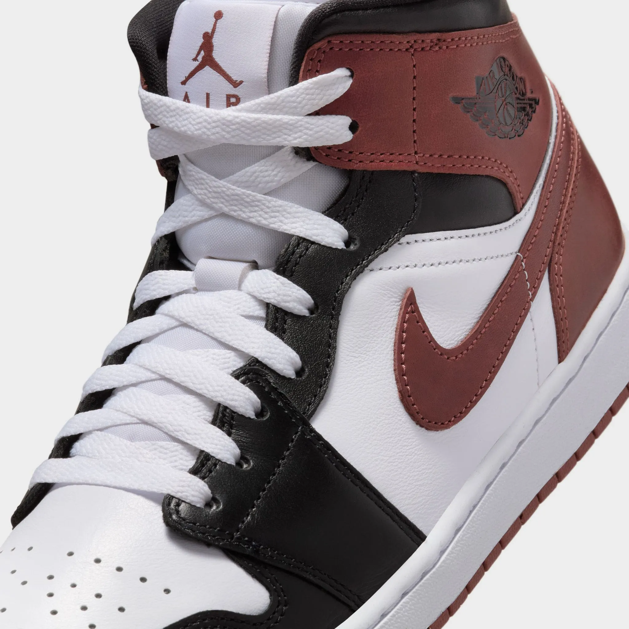 Jordan 1 Mid SE White / Dark Pony - Black Lace Up Style