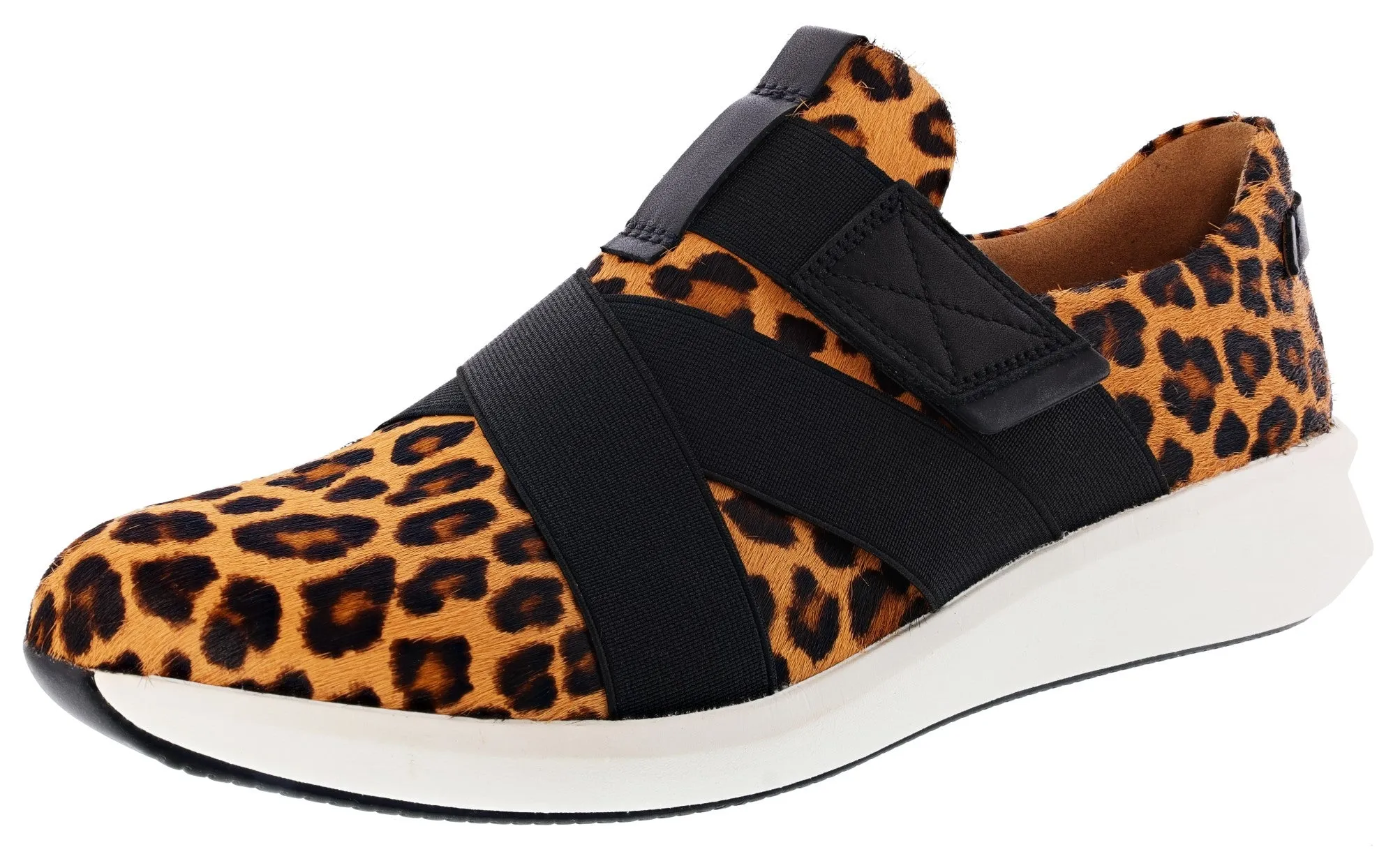 Clarks Women's Un Rio Strap Hook & Loop Slip On  Sneakers with Arch Support Run Daily