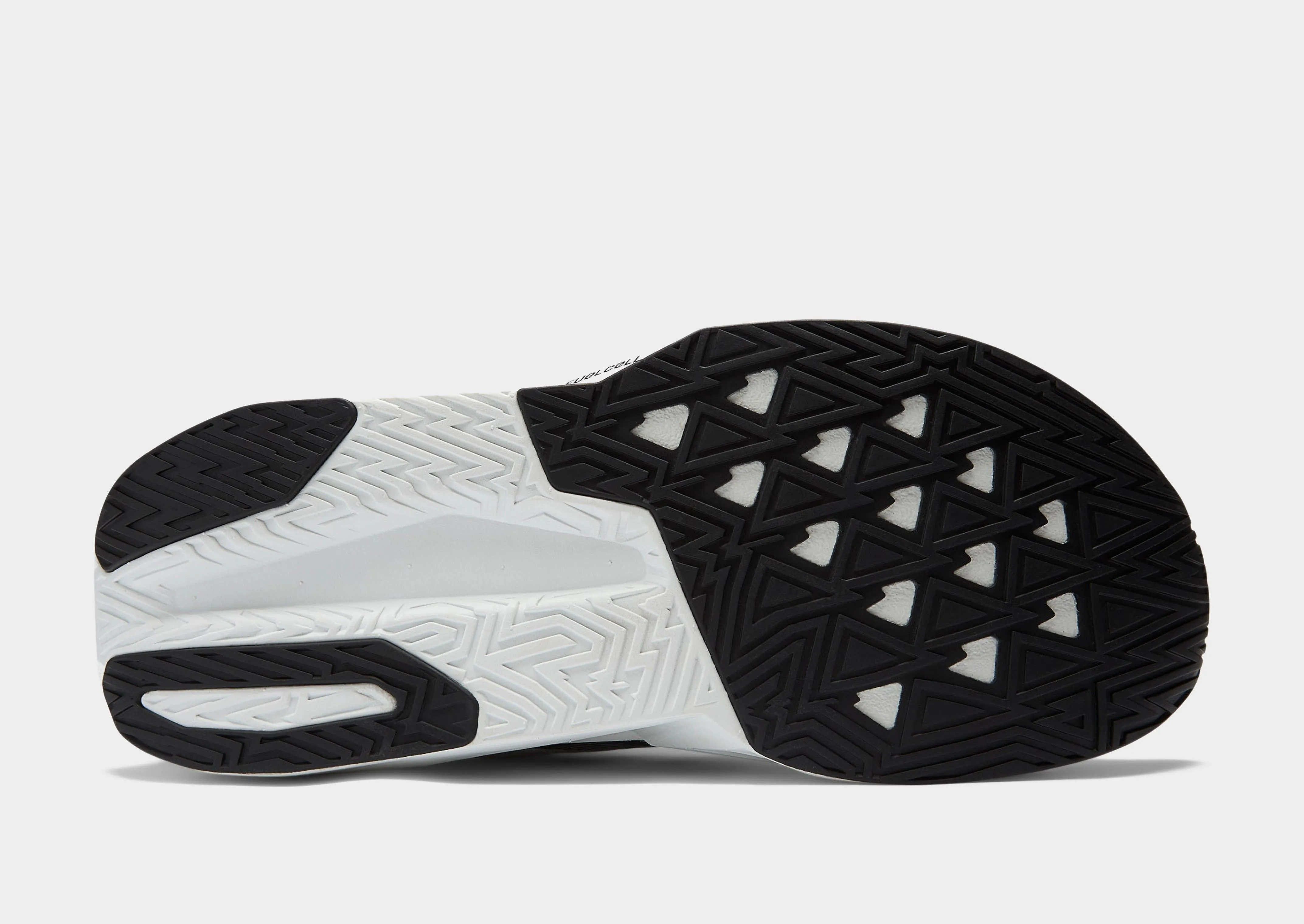 running on sand Comfortable toe box FuelCell Rebel v5