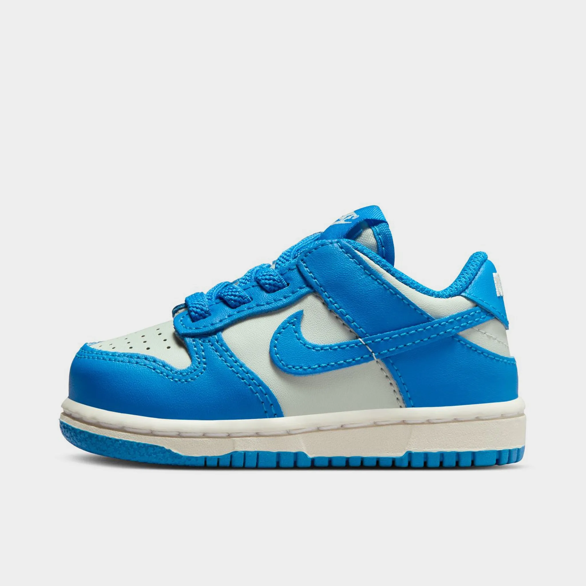 Effortless Agility Nike Dunk Low Light Silver / Photo Blue - Sail
