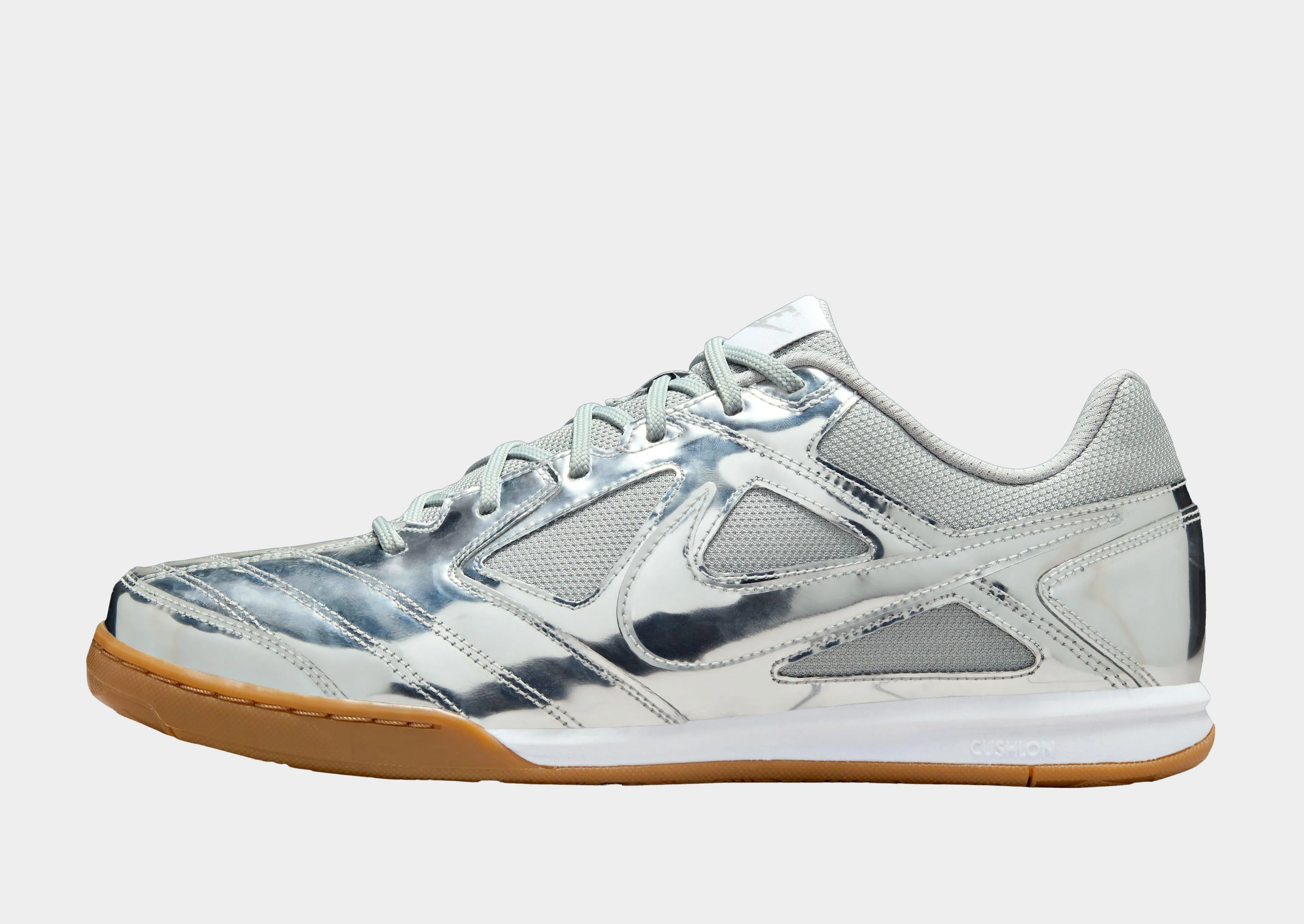 Reinforced sidewalls Heel lock Gato LV8