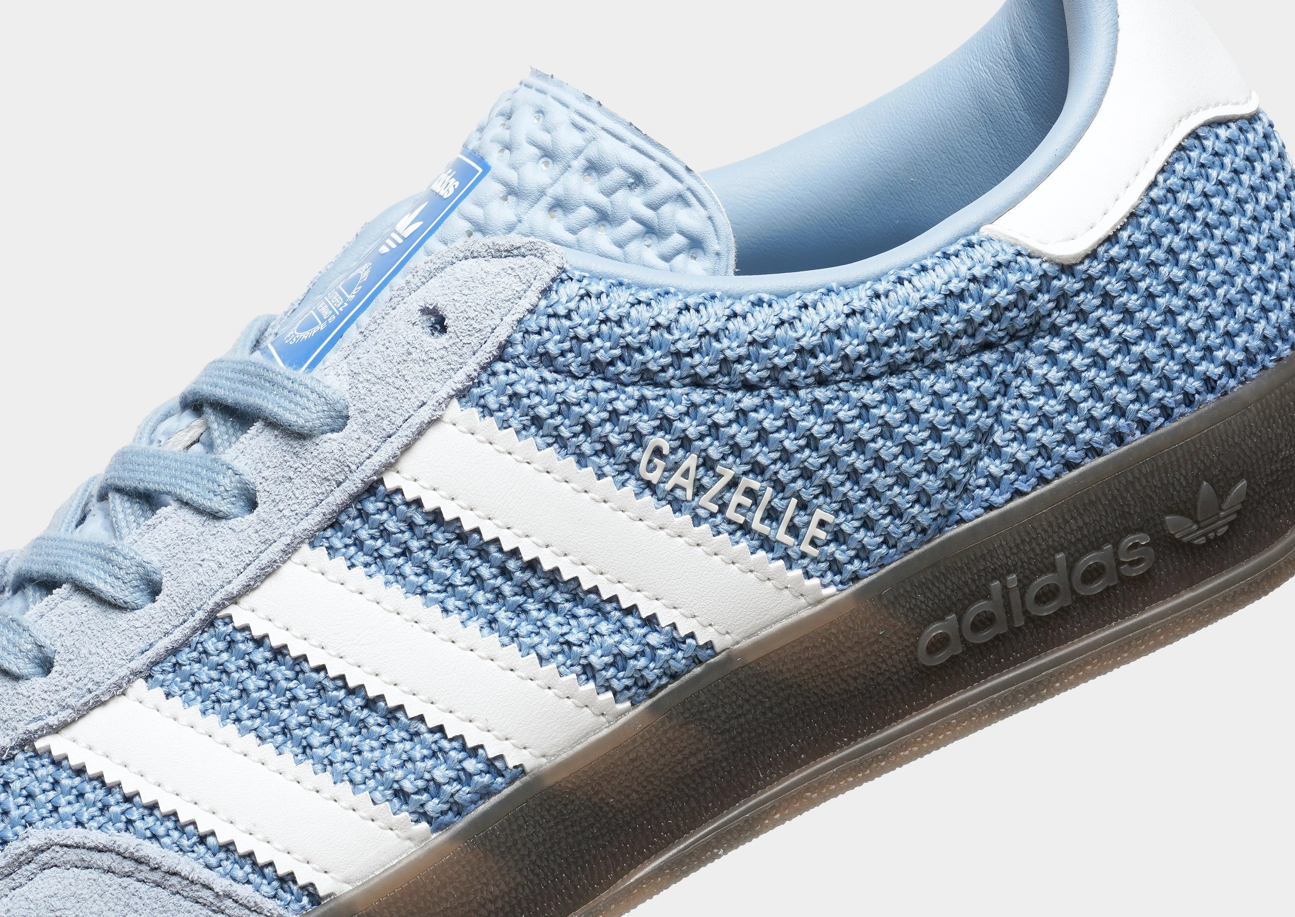 Long Stroll Gazelle Indoor