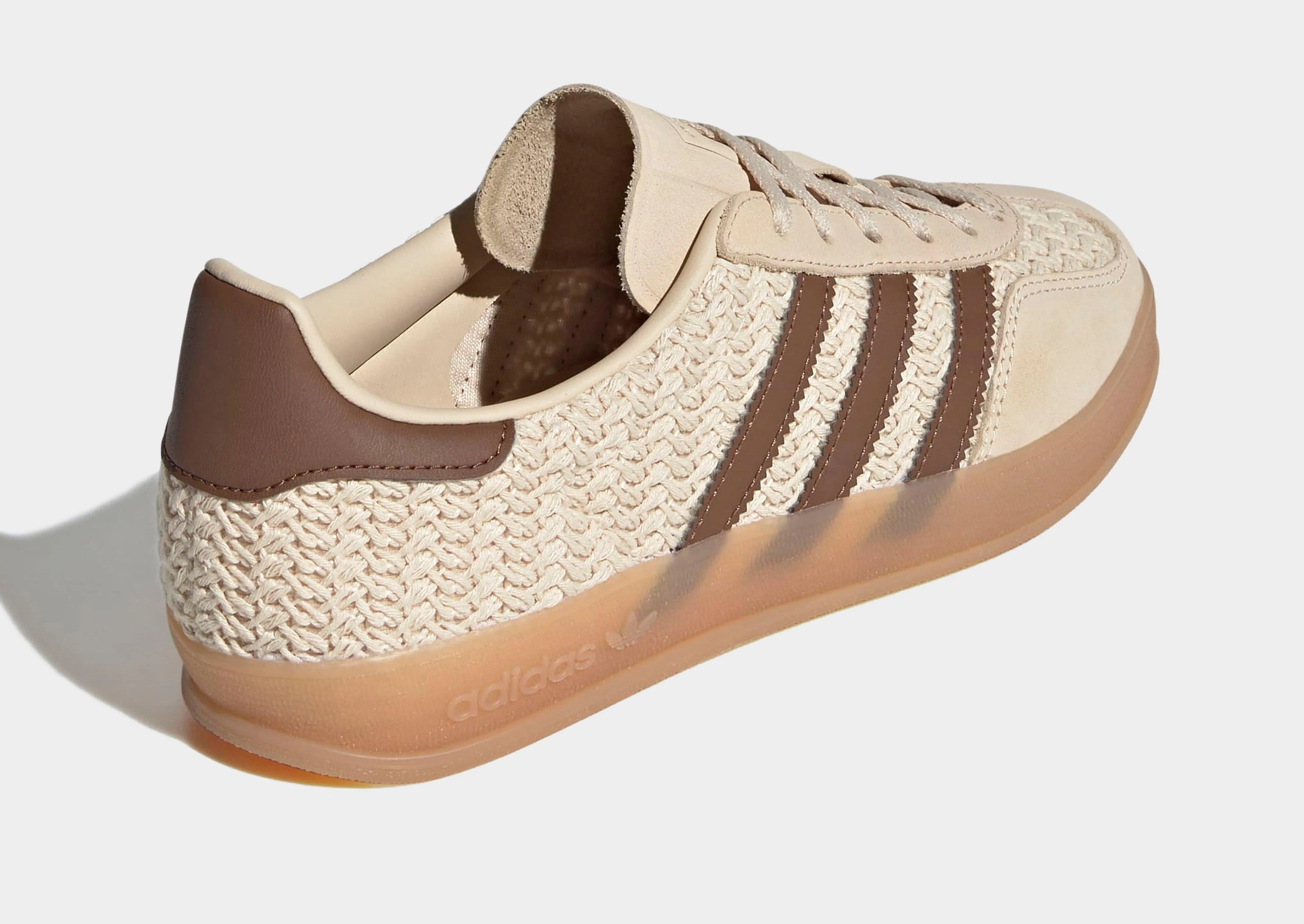 Gazelle Indoor Women's Lightweight Build