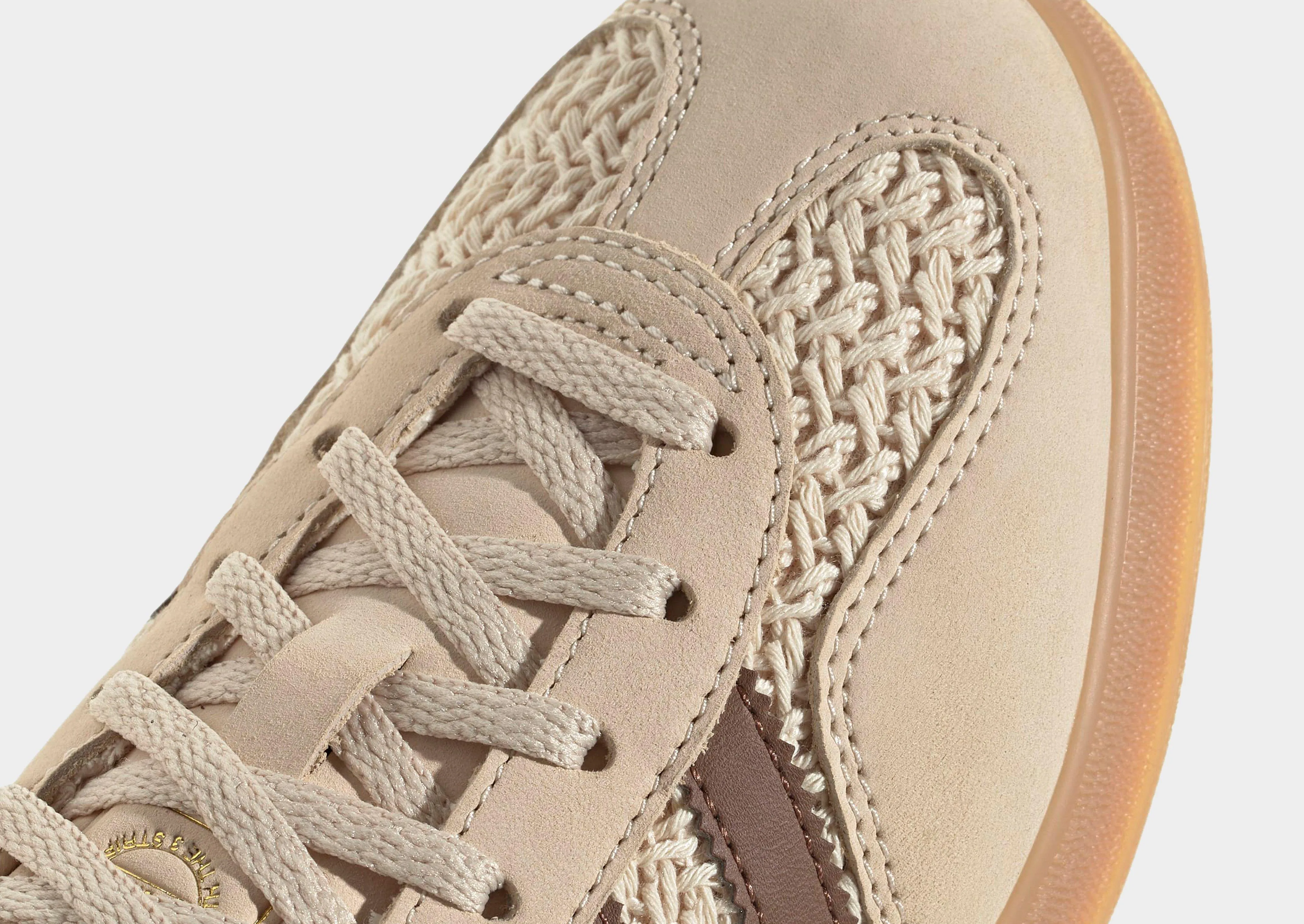 Gazelle Indoor Women's No Break In Outdoor Adventure