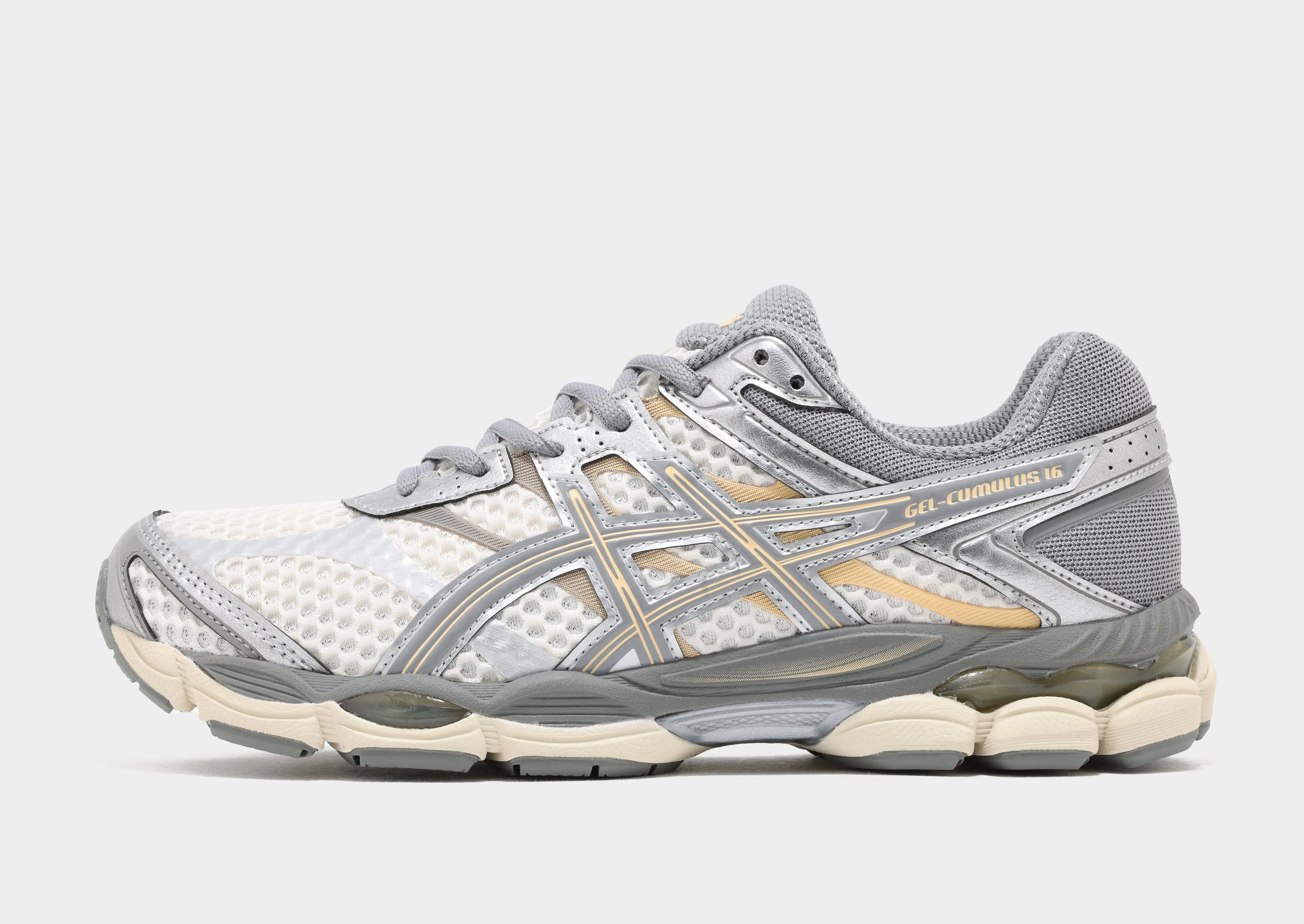 GEL-CUMULUS 16 Comfortable Arch running in a desert shoes