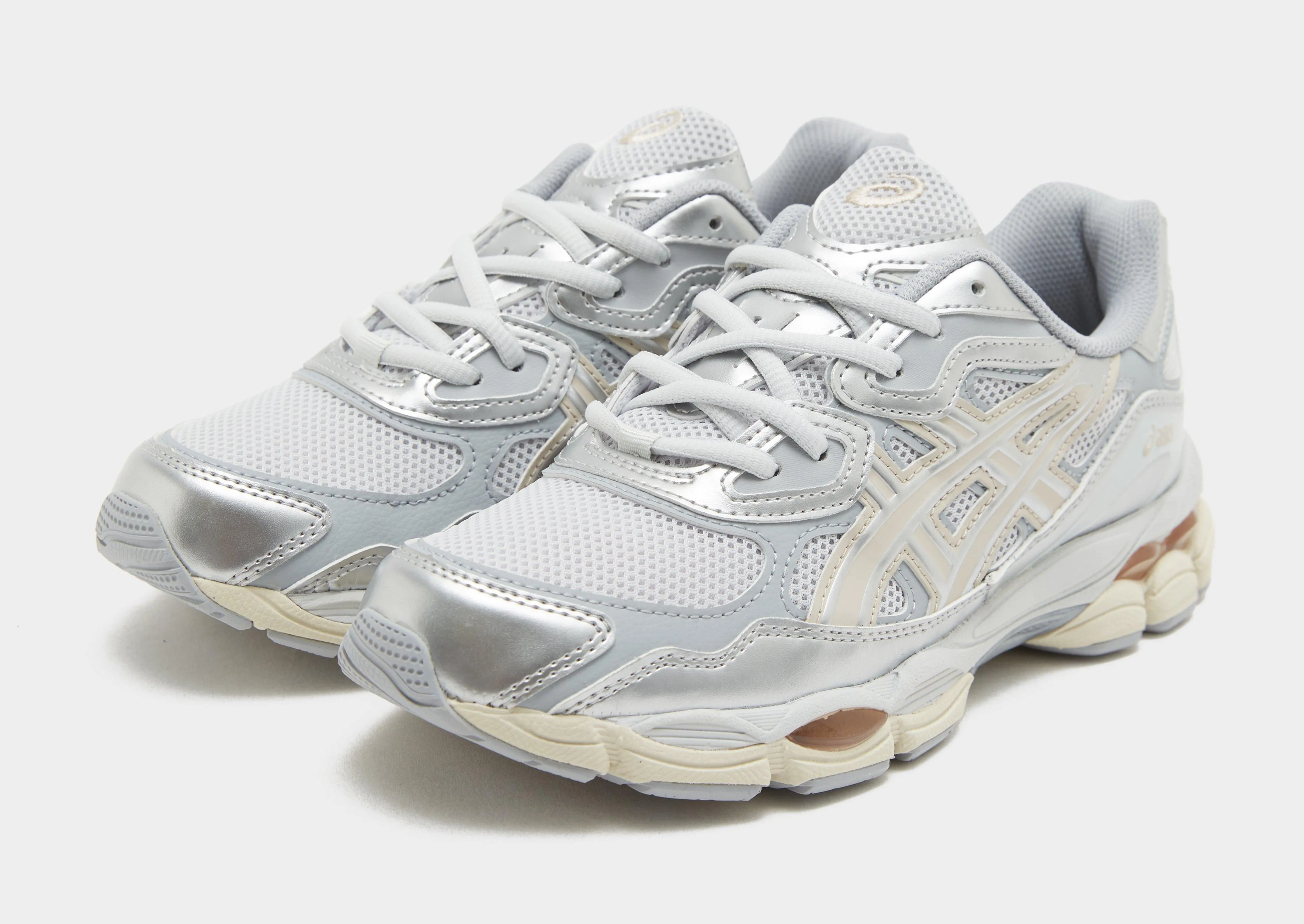 running in a bog area shoes running in a fitness center shoes GEL-NYC Women's