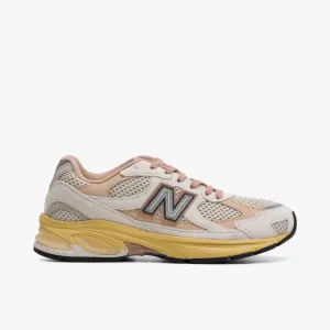 New Balance 2010 Linen / Desert Clay performance - technology fun runs