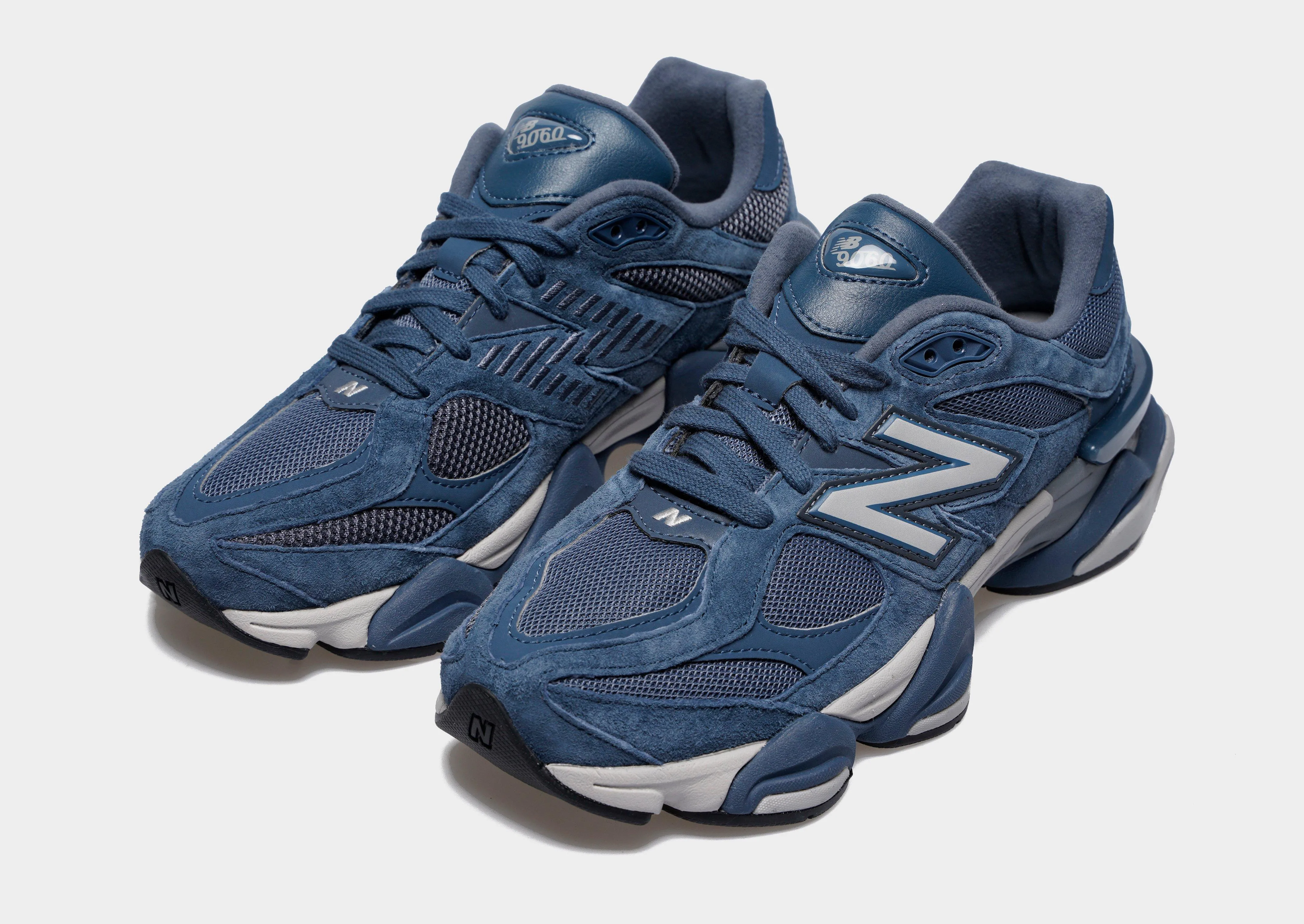 9060 science - fiction - themed running wear pre - owned shoes