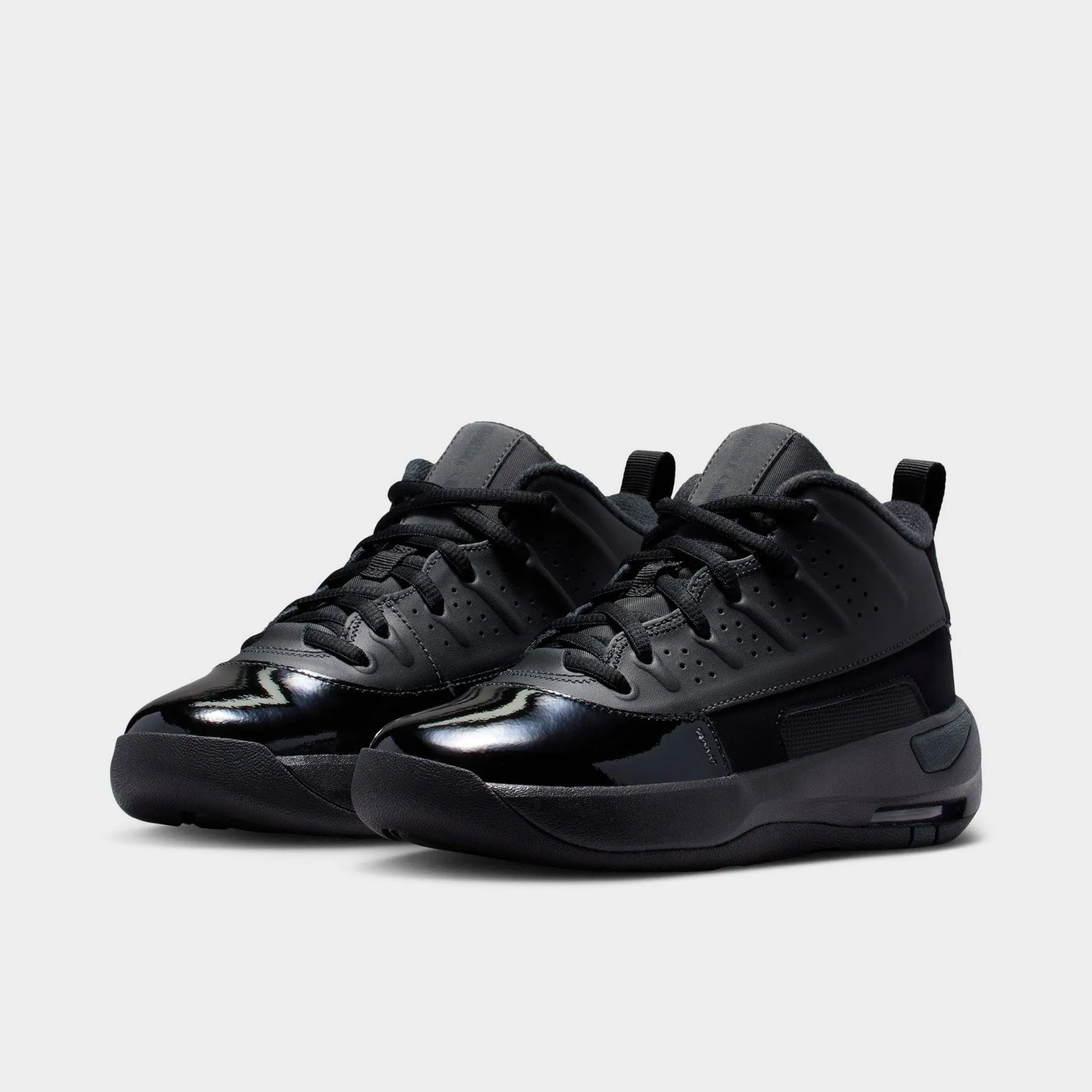 Jordan Max Aura 7 GS Black / Anthracite Cross Court Balance Ultra Lightweight Design