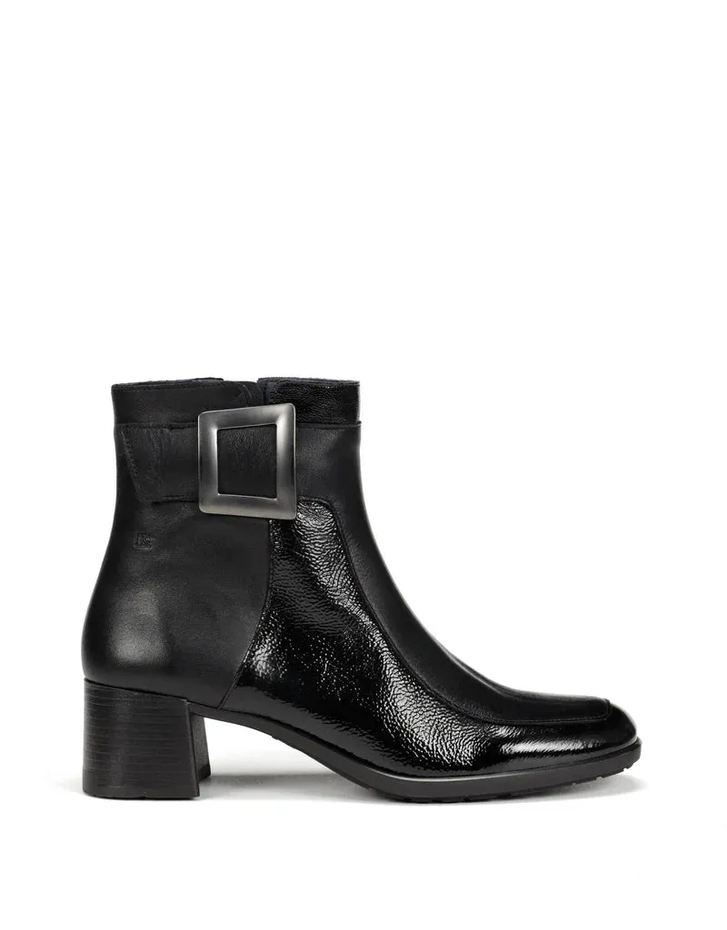 Dual Tone Autumn Tone Ikia Boot