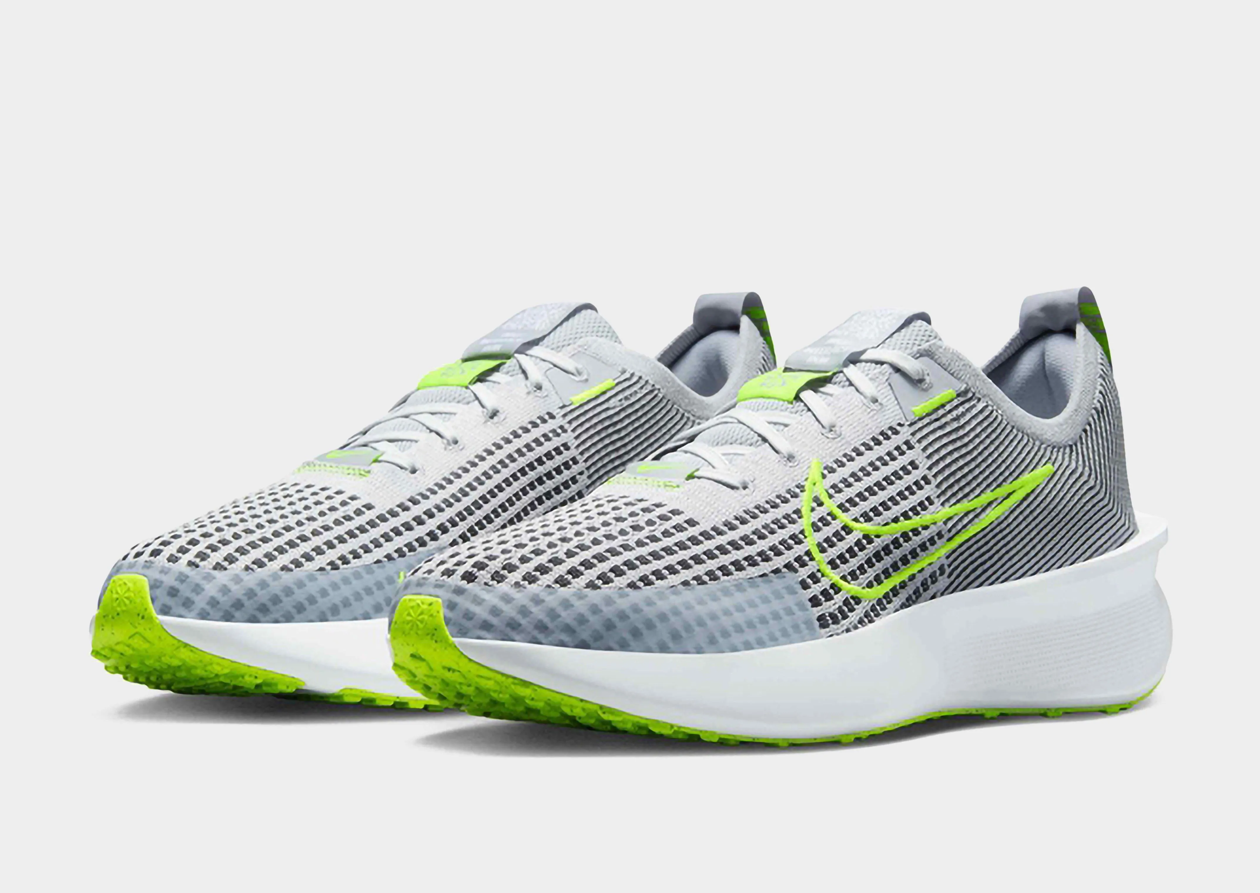 Shock Dispersing Lightweight Sole Interact Run