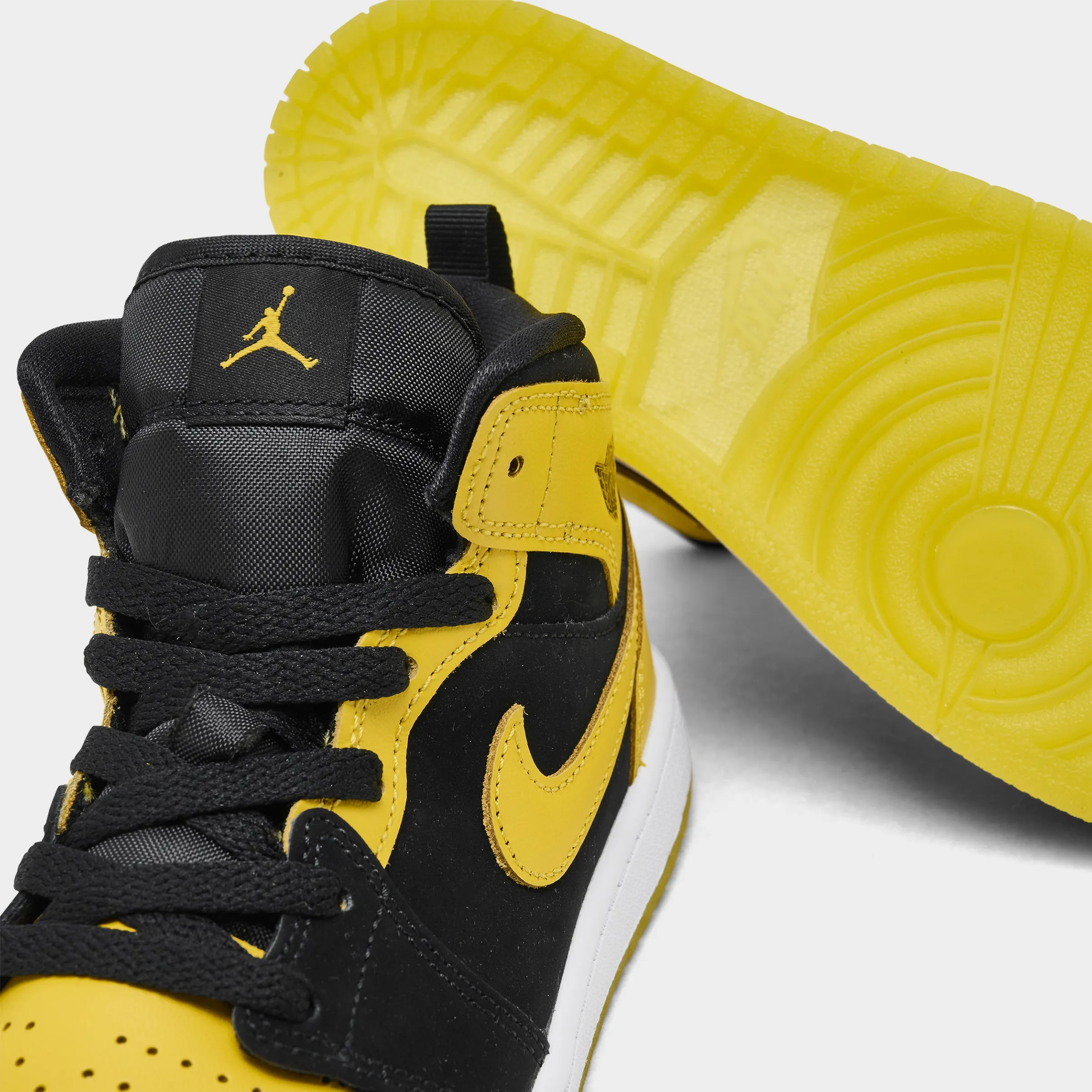 Jordan 1 Mid PS Black / Varsity Maize - White Heel lock Non slip grip