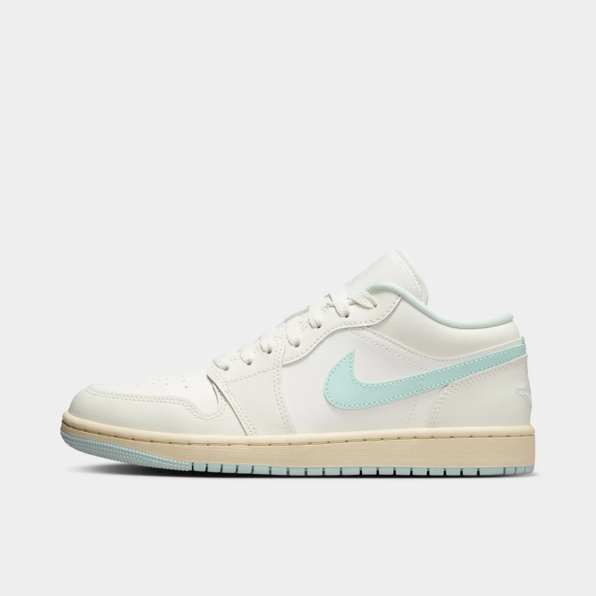 Multi Layer Ventilation Jordan Women's 1 Low Sail / Igloo