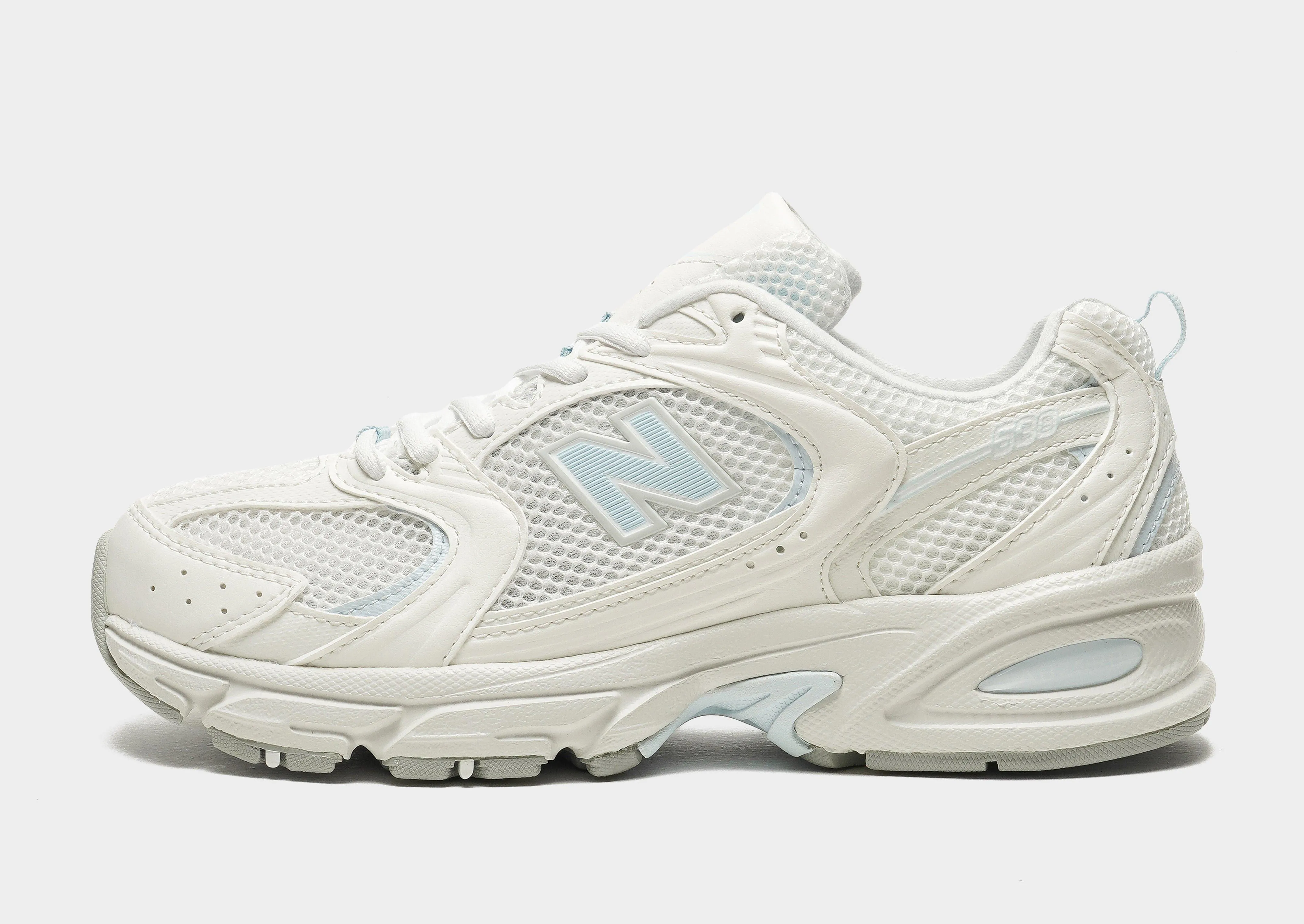 Ultra Performance running in a dune area shoes 530 Women's