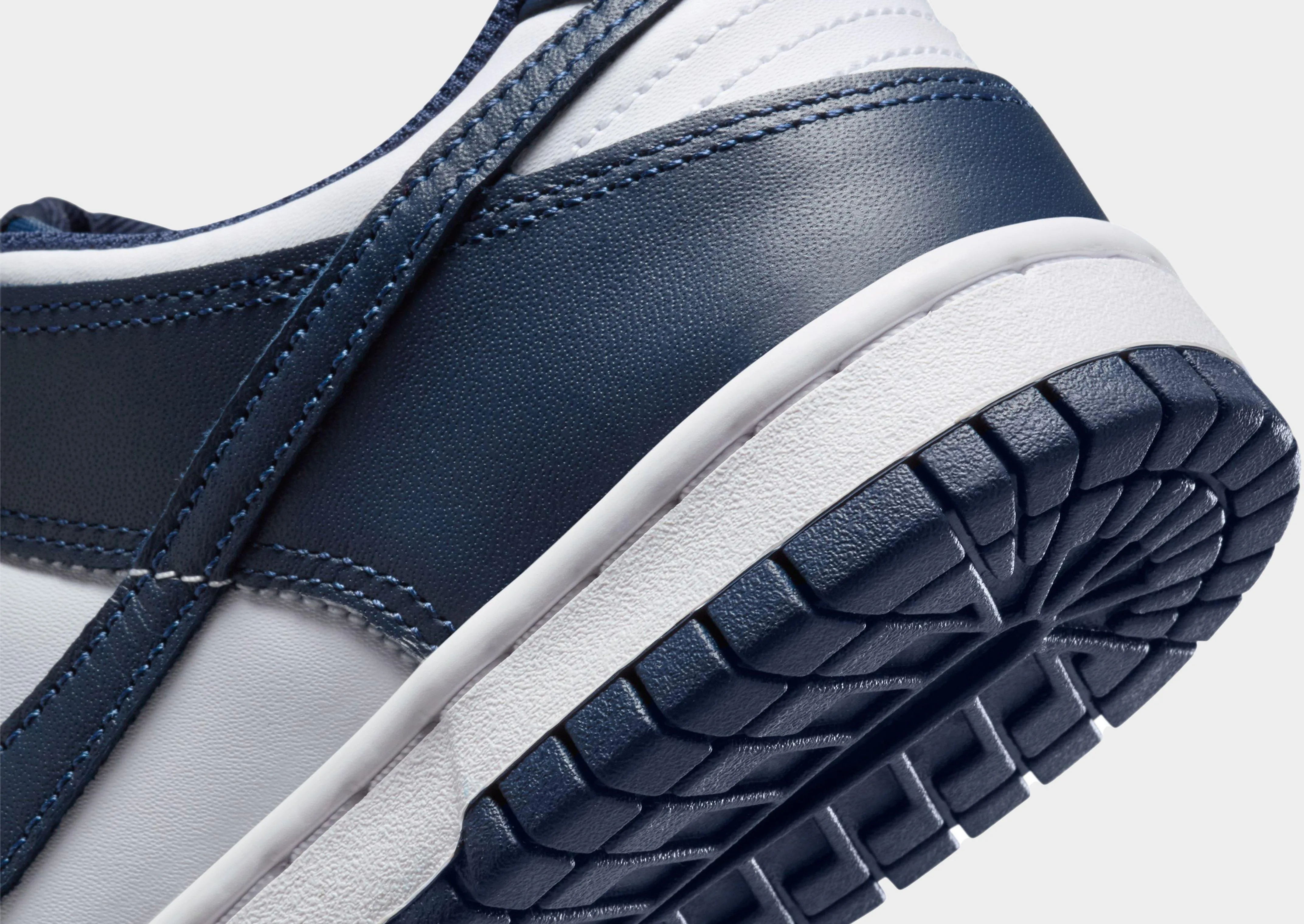 Dunk Low Junior's Flexible Rubber Sole