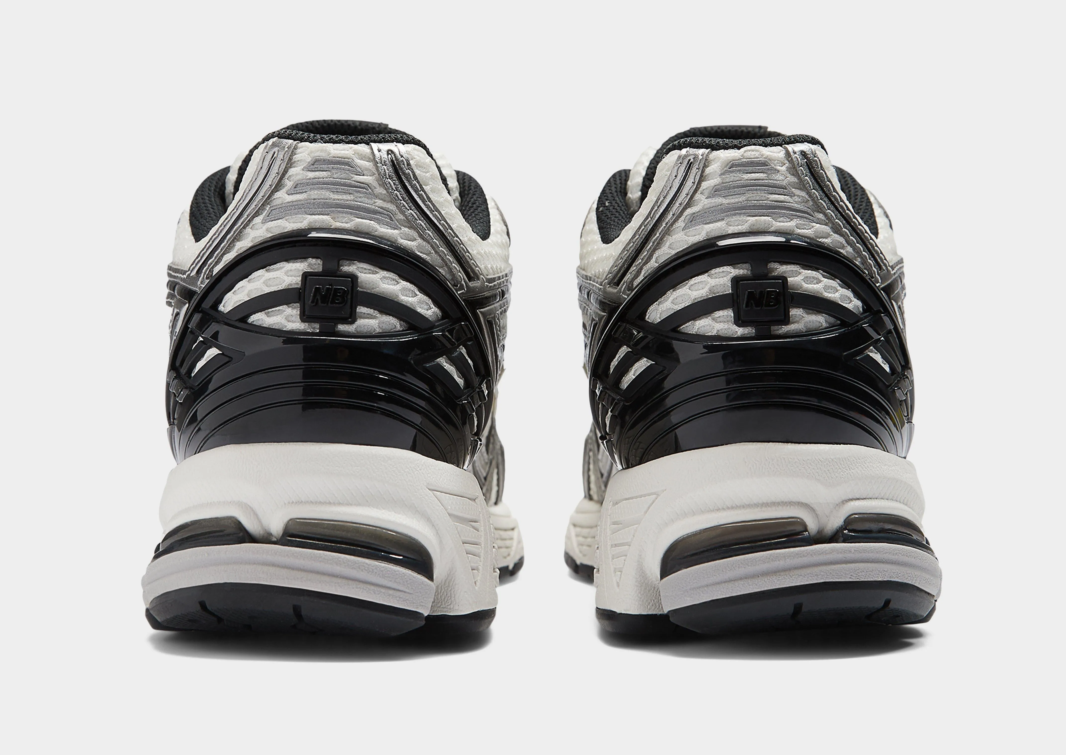 1906 Women's speed development running shoe promotion