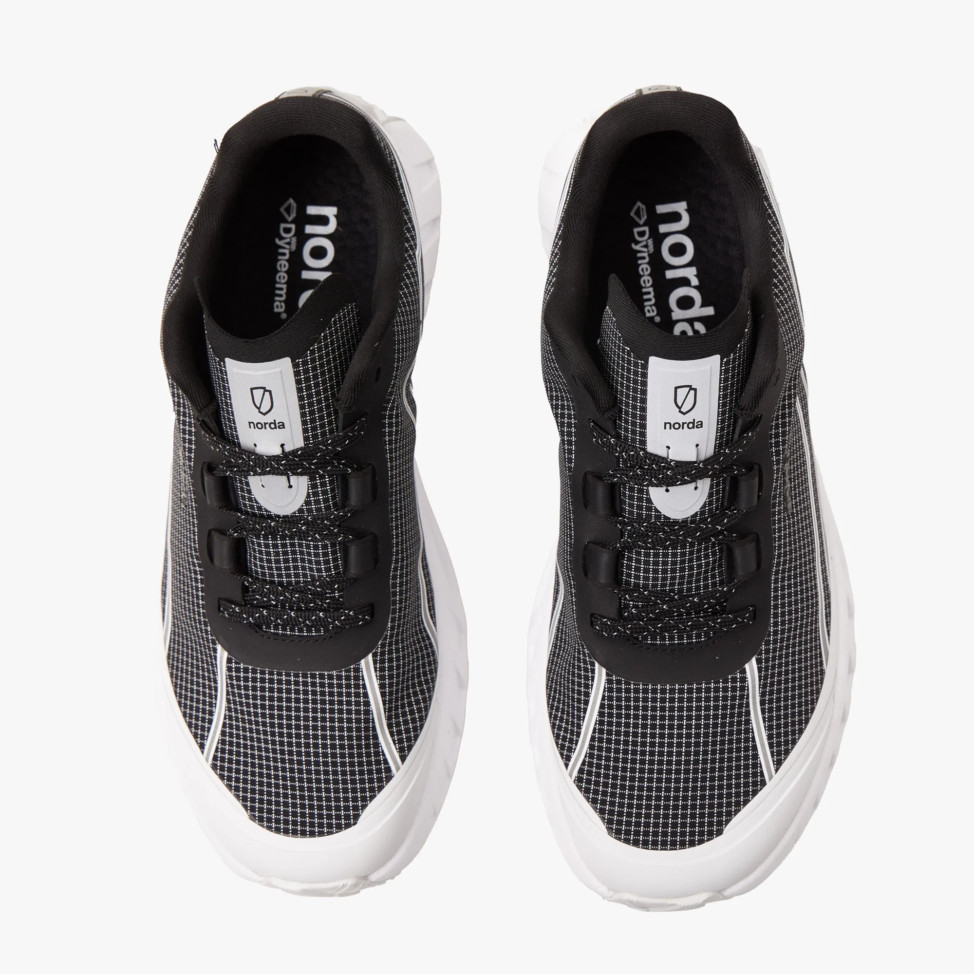 norda 002 / Summit Black signature shoes