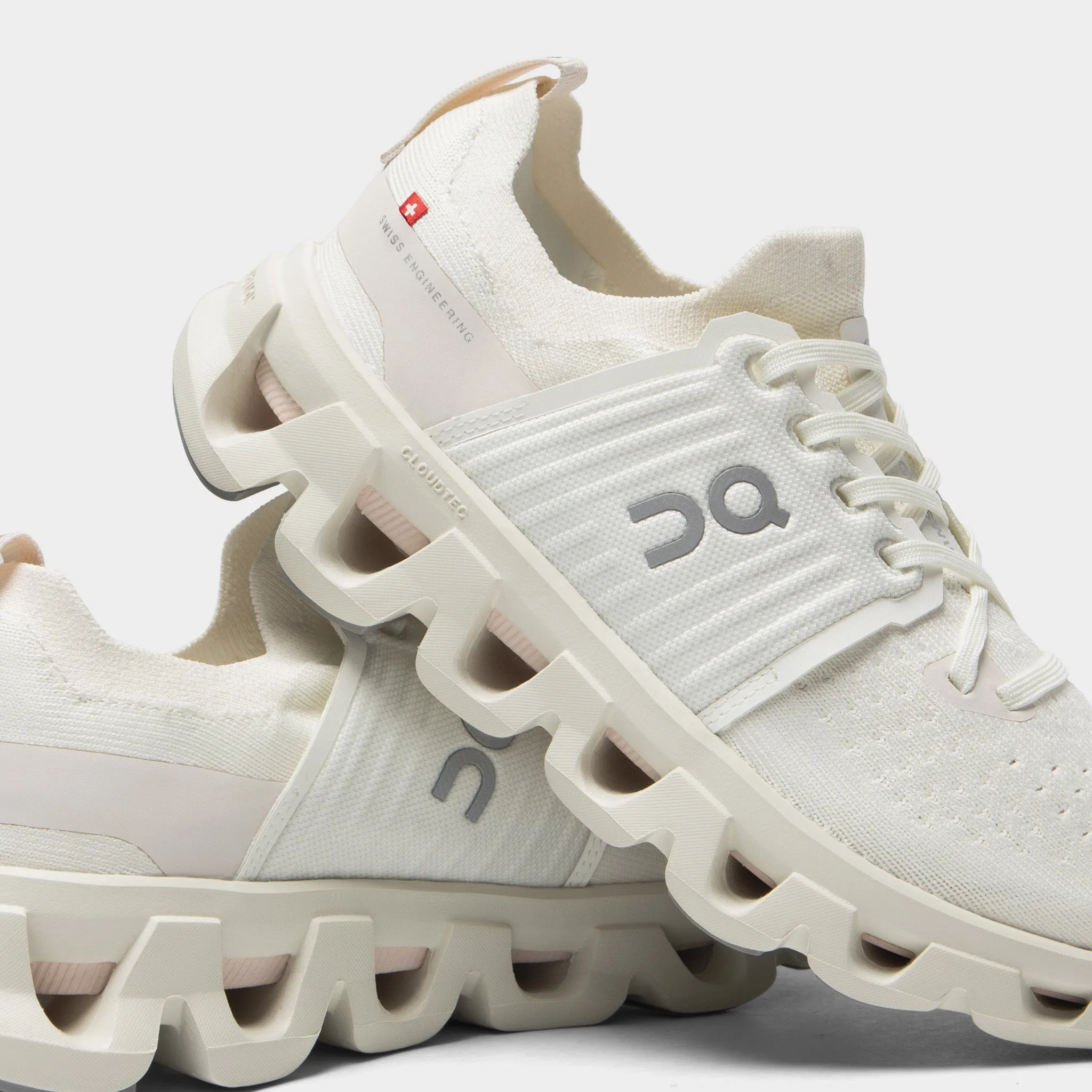 Mesh Lining running in the evening shoes On Women's Cloudswift 4 Ivory / Sand