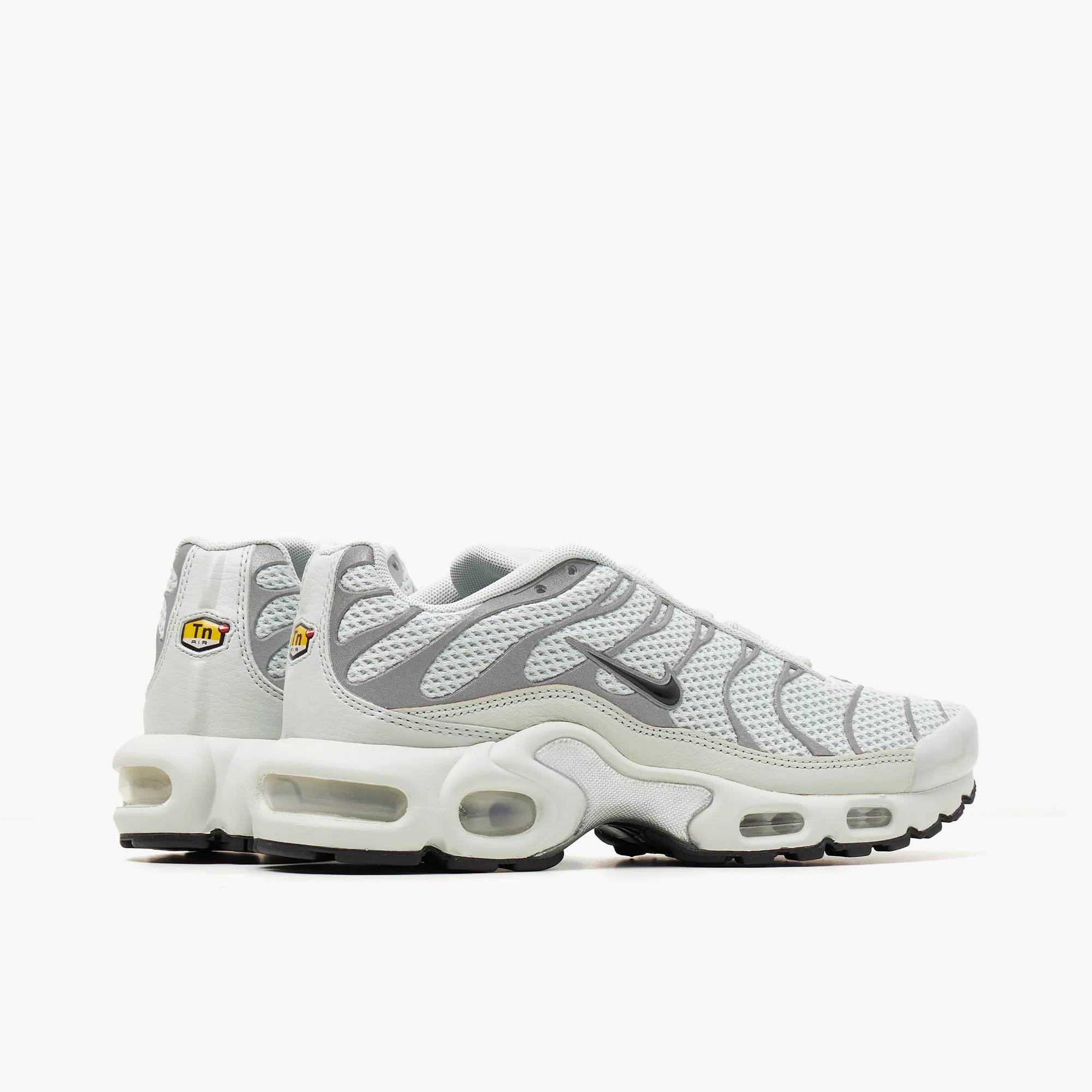 Market Go Casual Wear Nike Women's Air Max Plus Light Silver / Black - Chrome