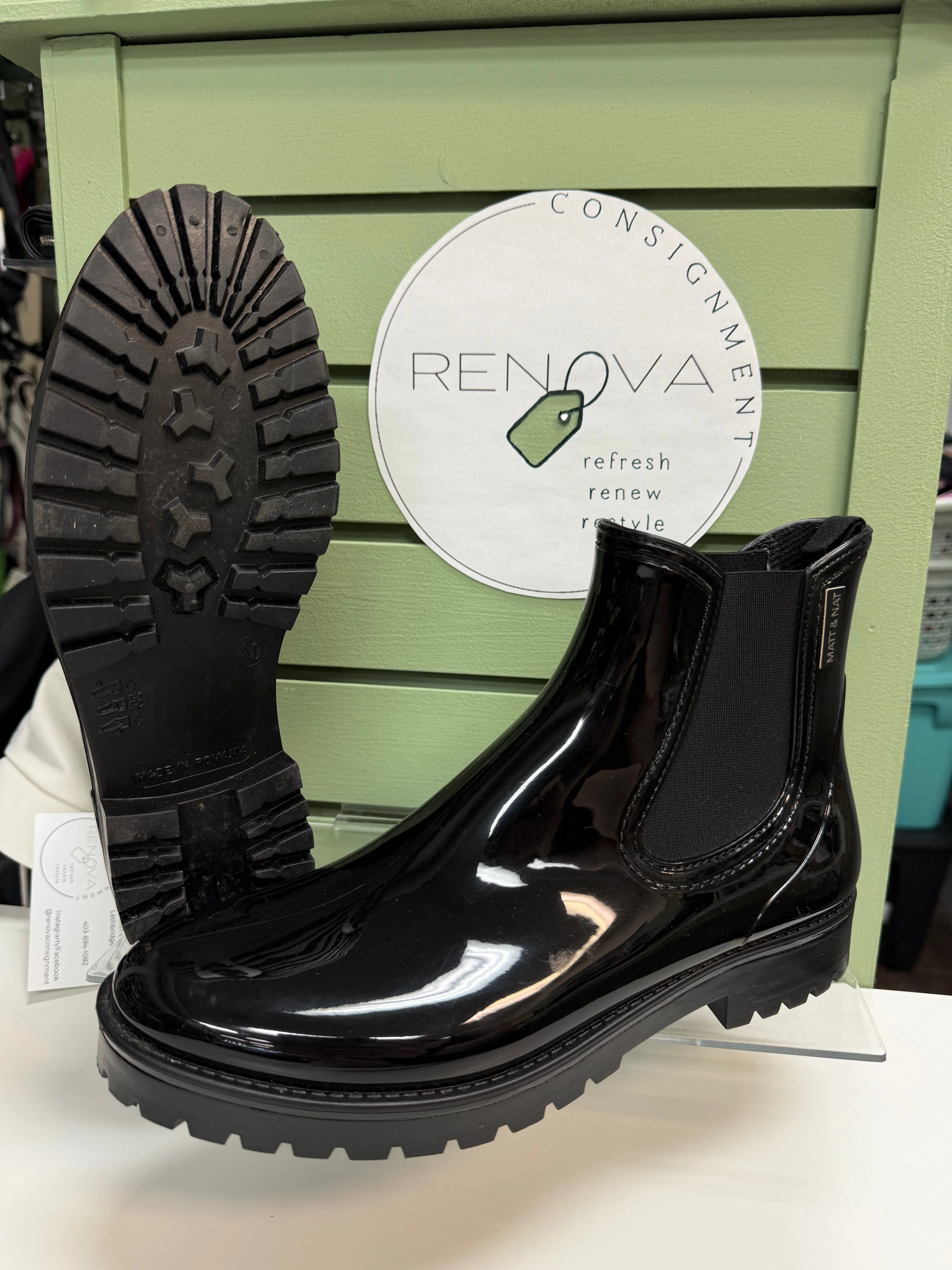 Thermal Core Windy Weather Matt & Nat Laney Rain Boot (Womens 9)